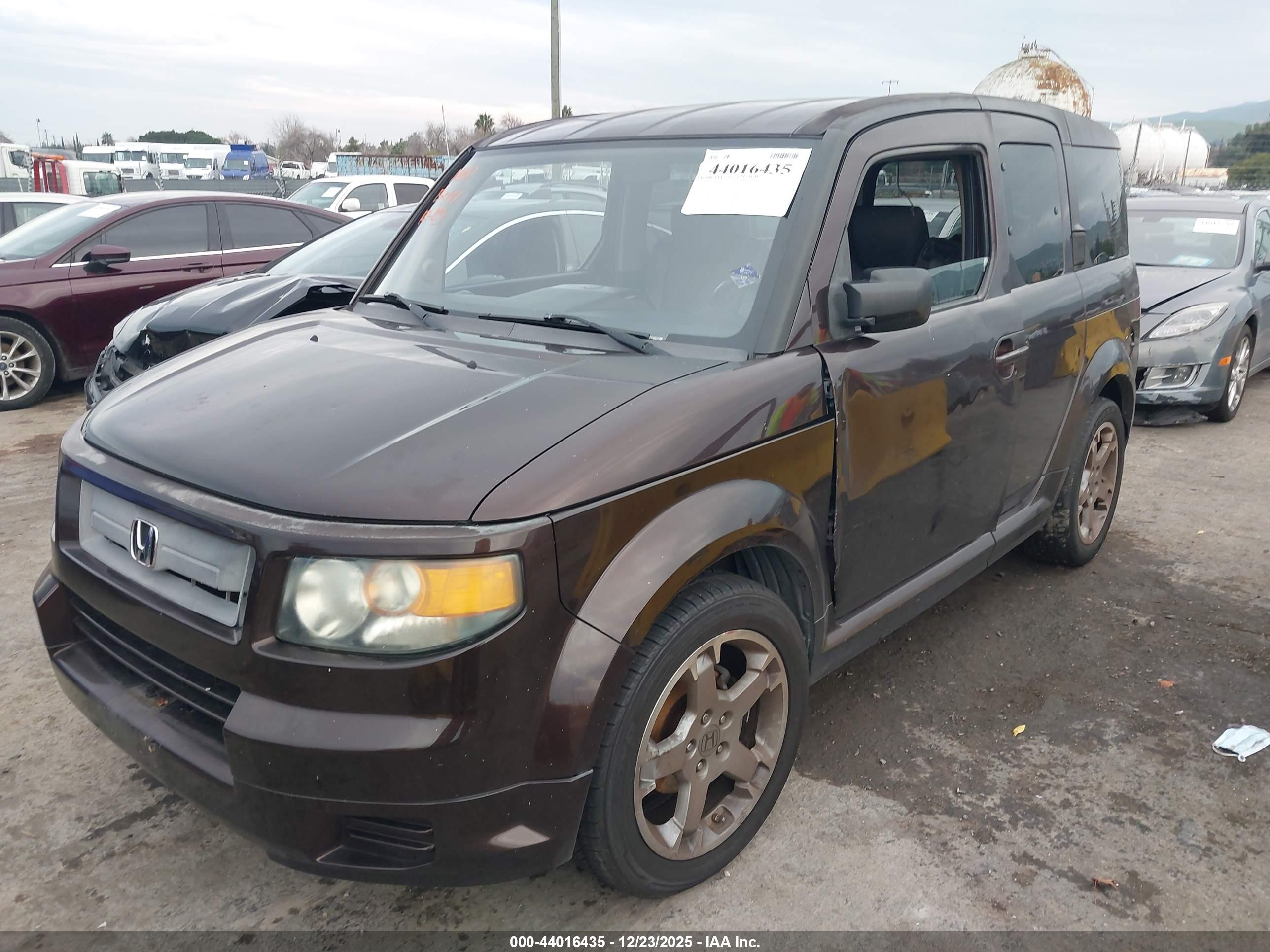 HONDA ELEMENT image 2