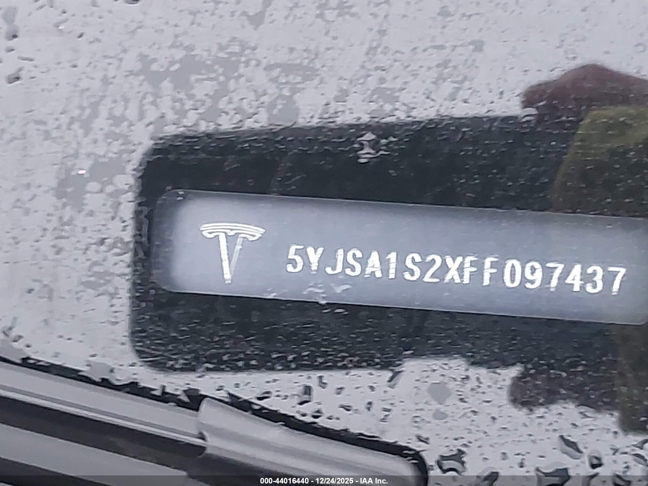 TESLA MODEL image 9