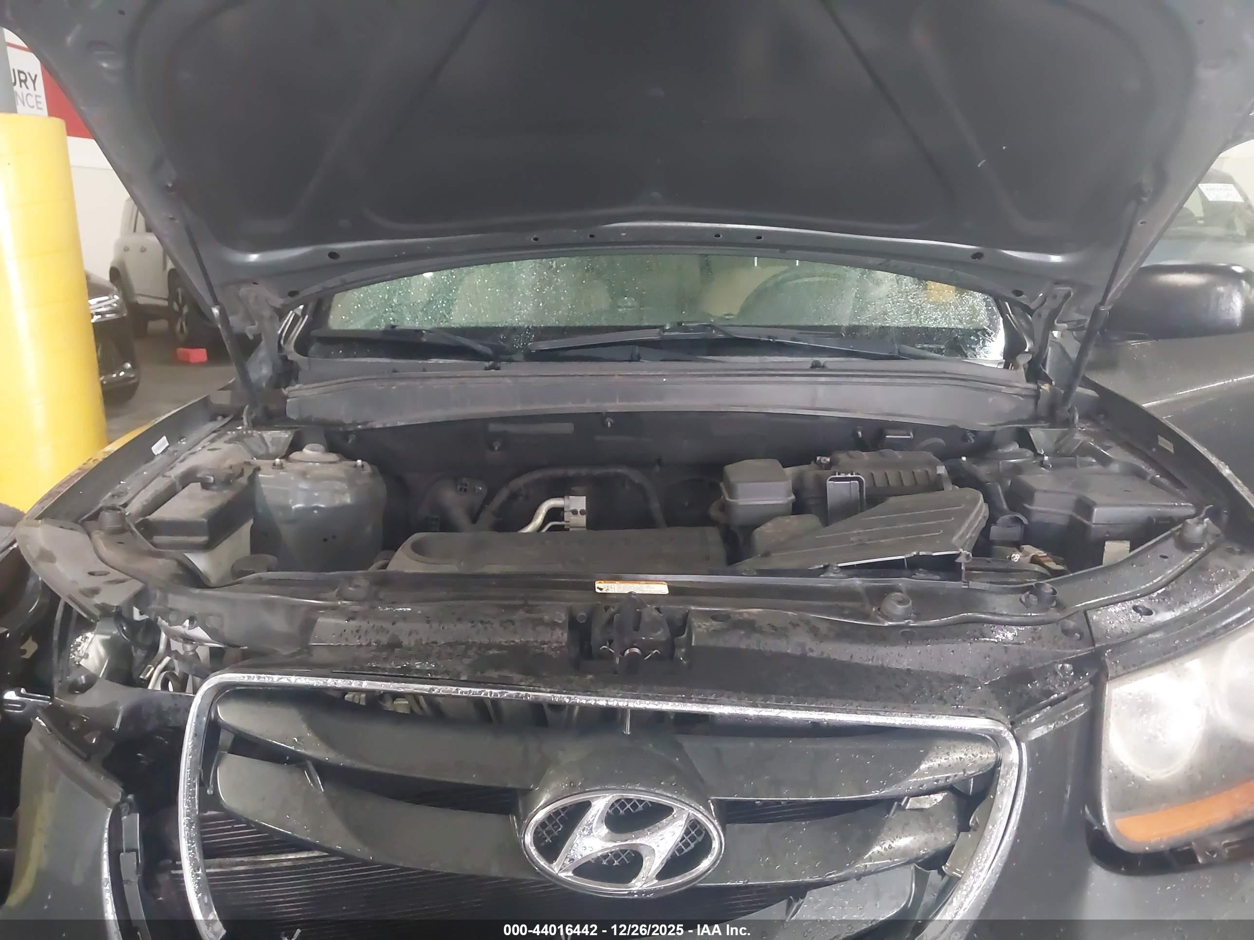 HYUNDAI SANTA image 10