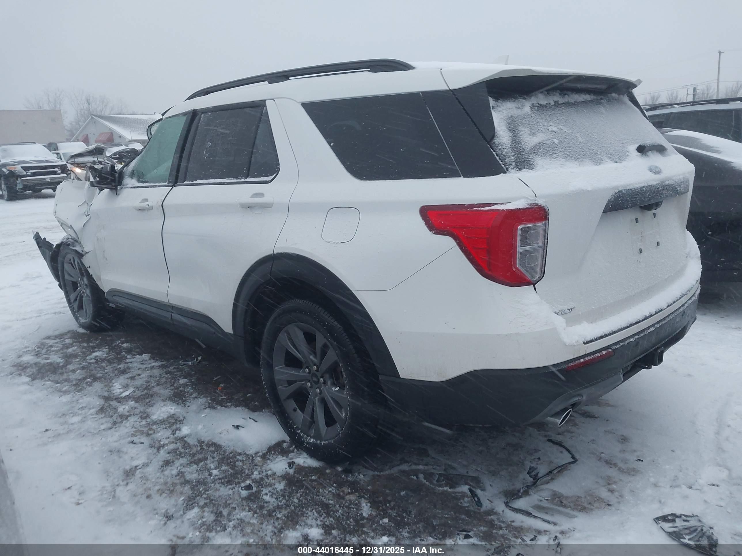 FORD EXPLORER image 3