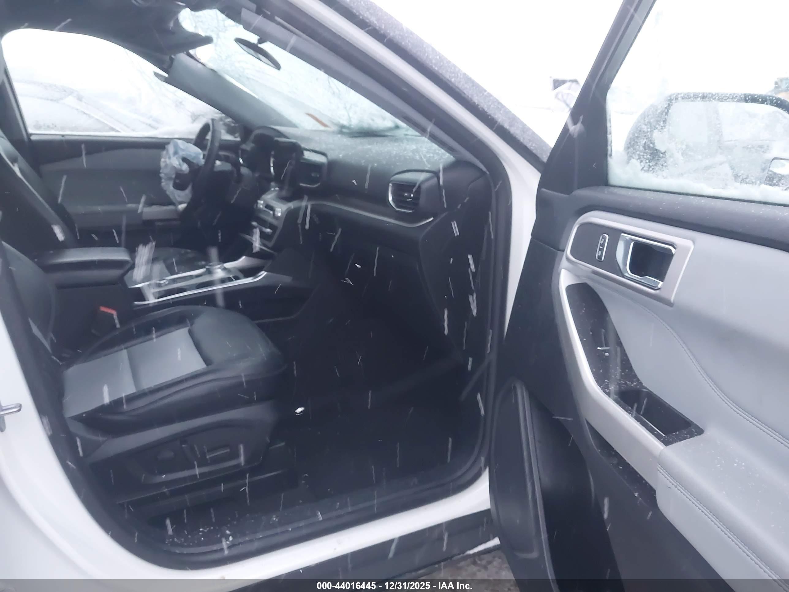 FORD EXPLORER image 5