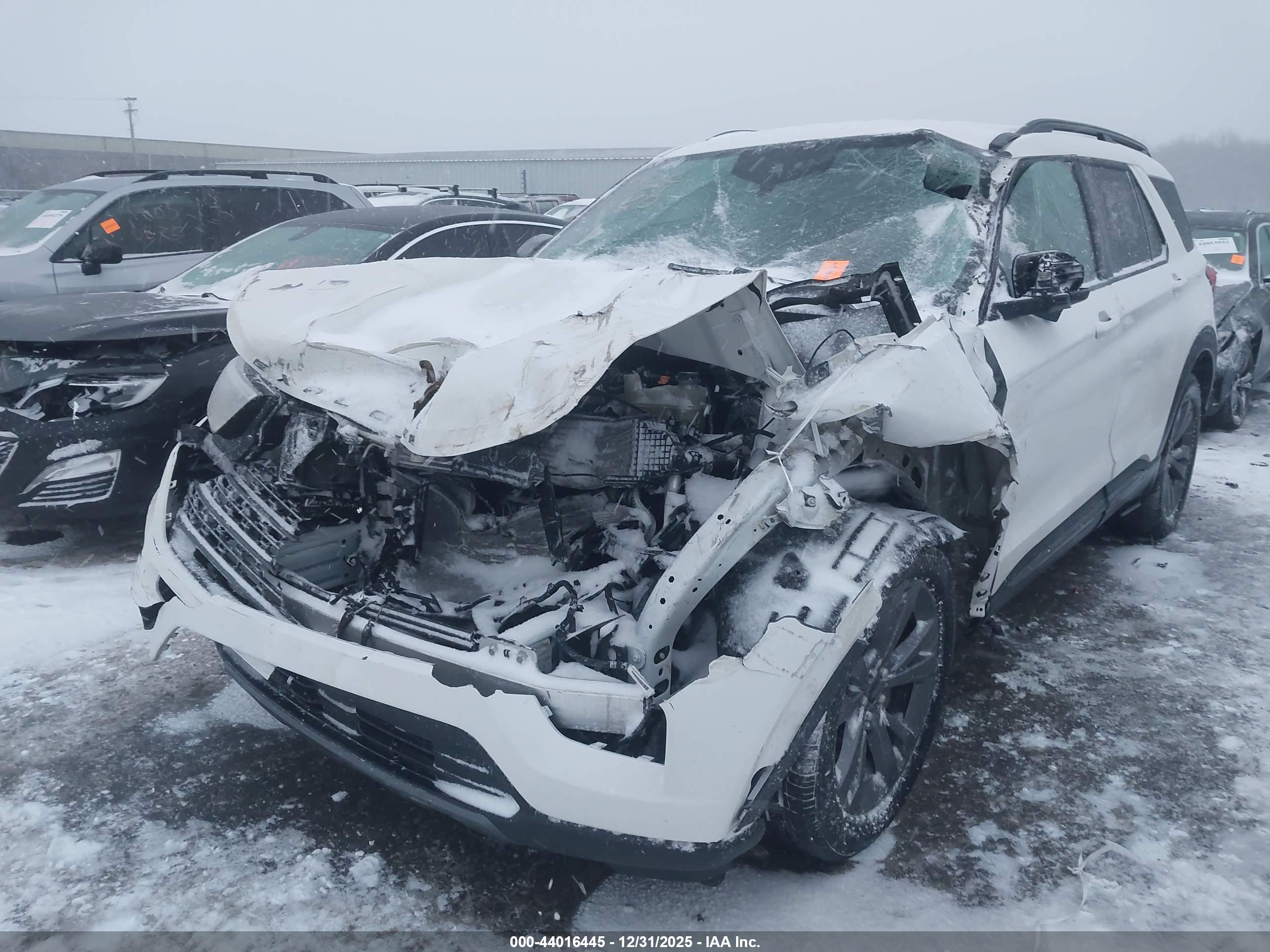 FORD EXPLORER image 6