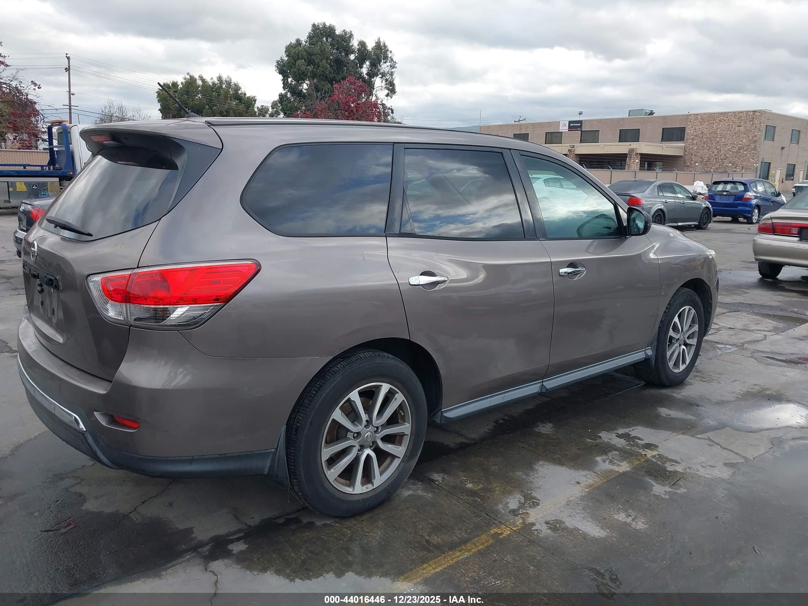 NISSAN PATHFINDER image 4