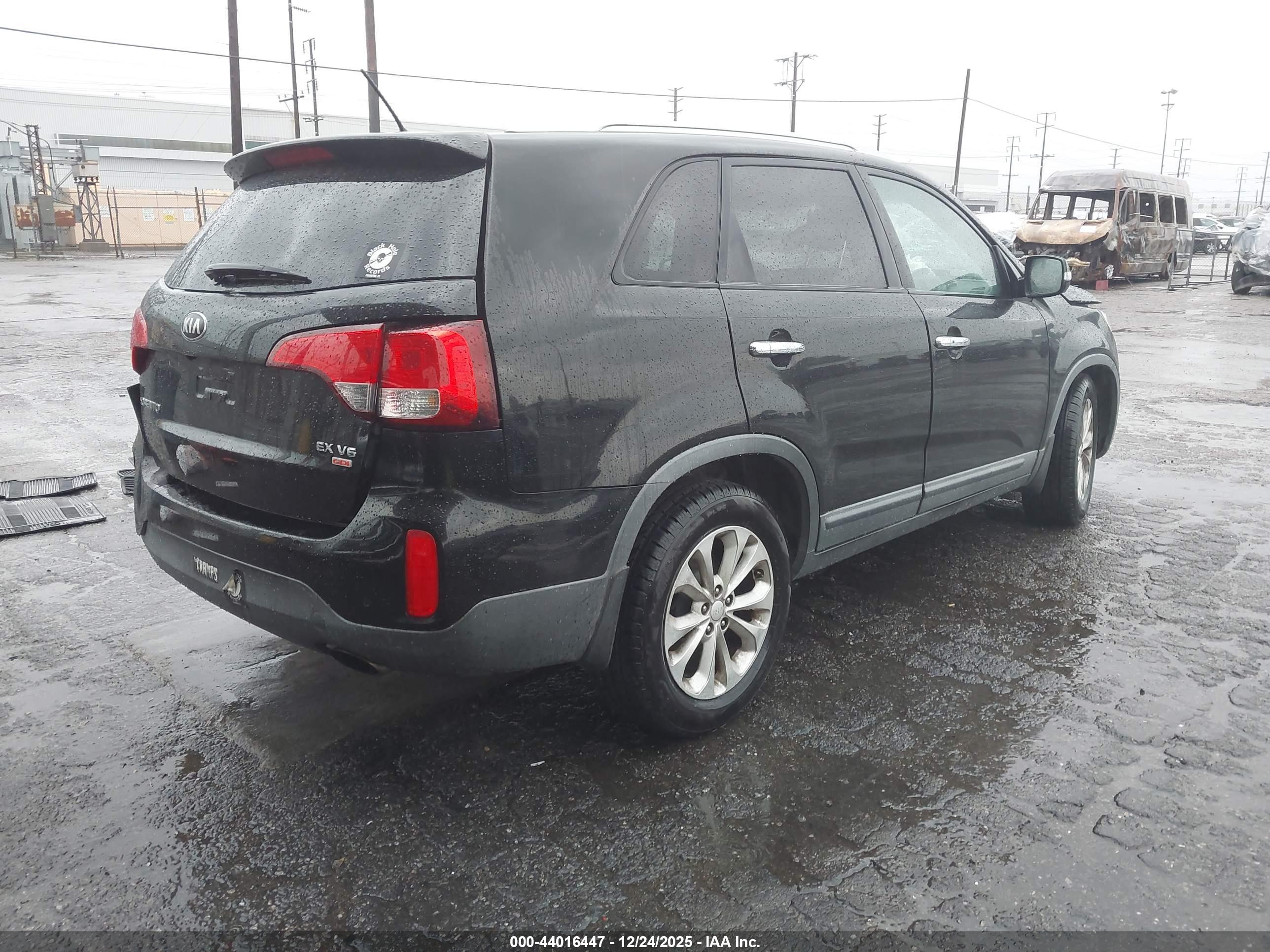 KIA SORENTO image 4