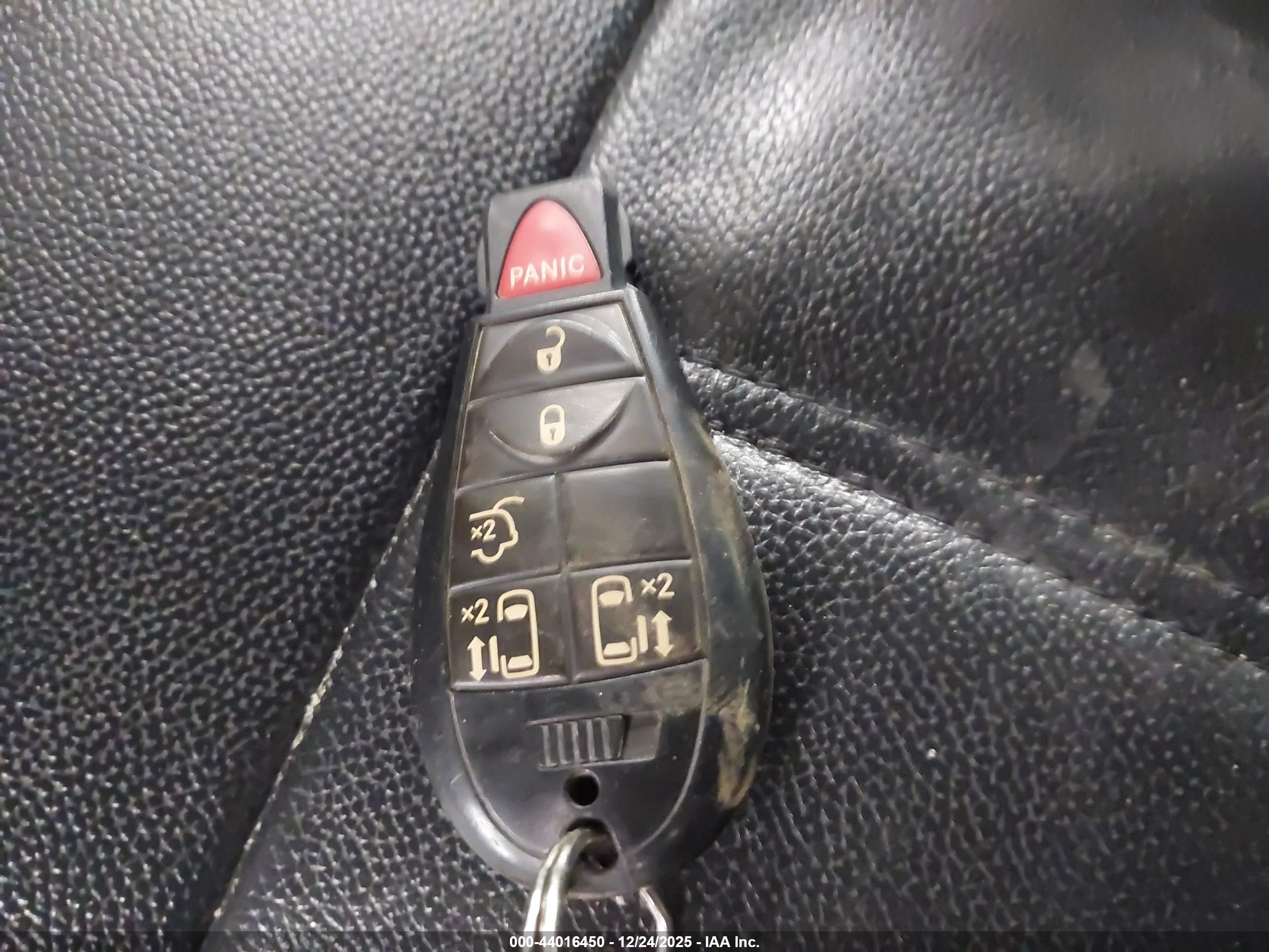 CHRYSLER TOWN image 11