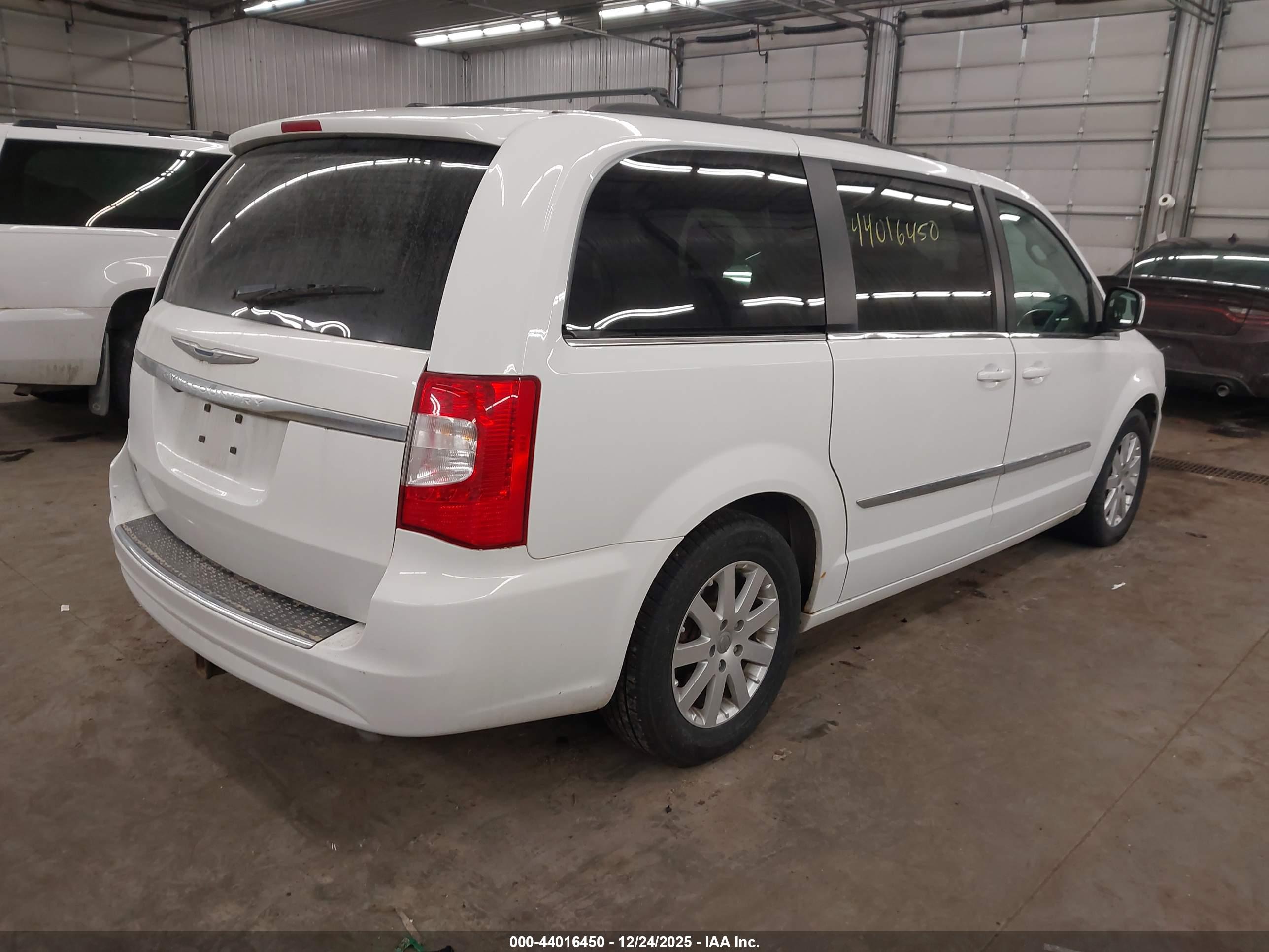 CHRYSLER TOWN image 4