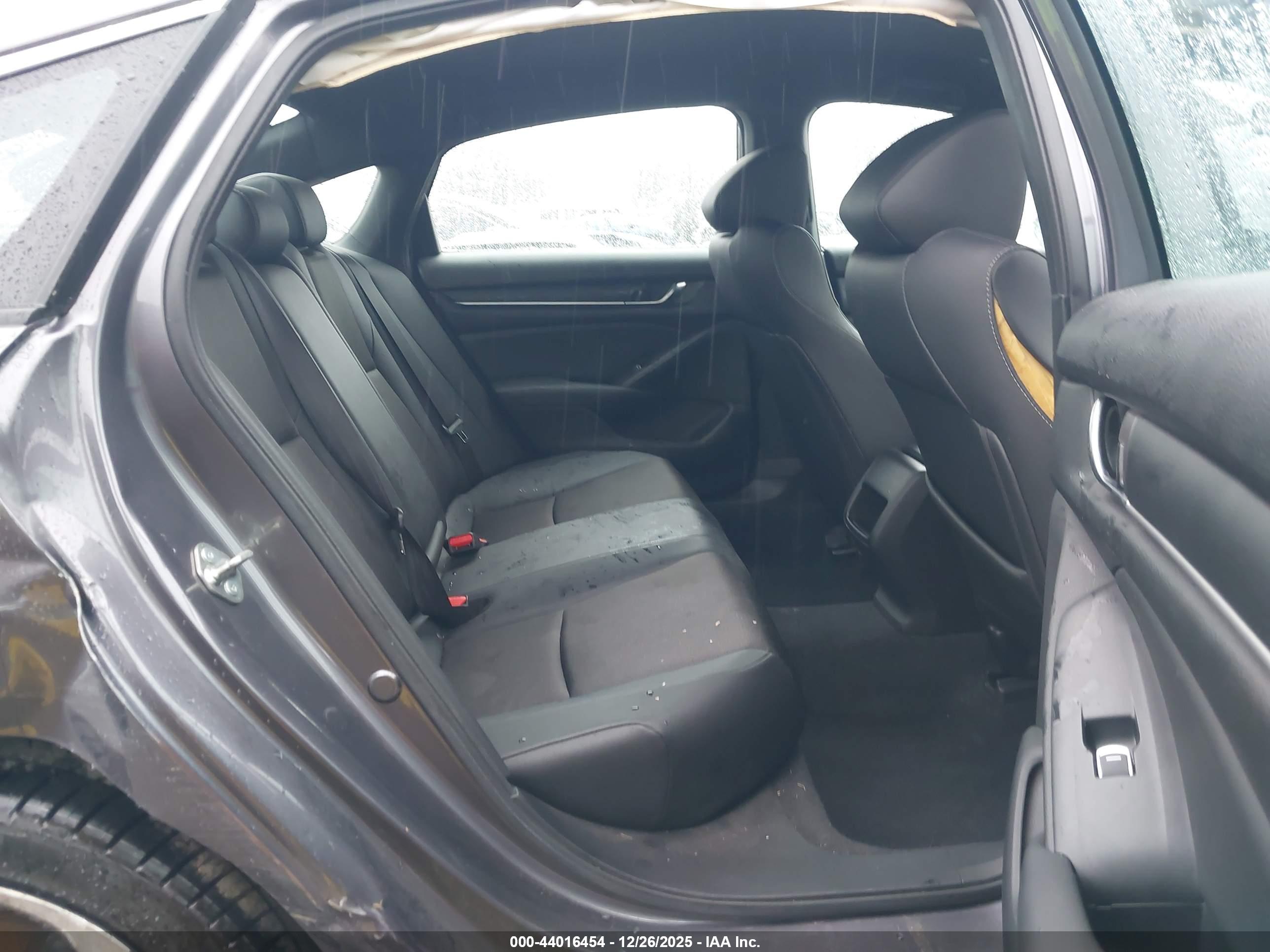 HONDA ACCORD image 8