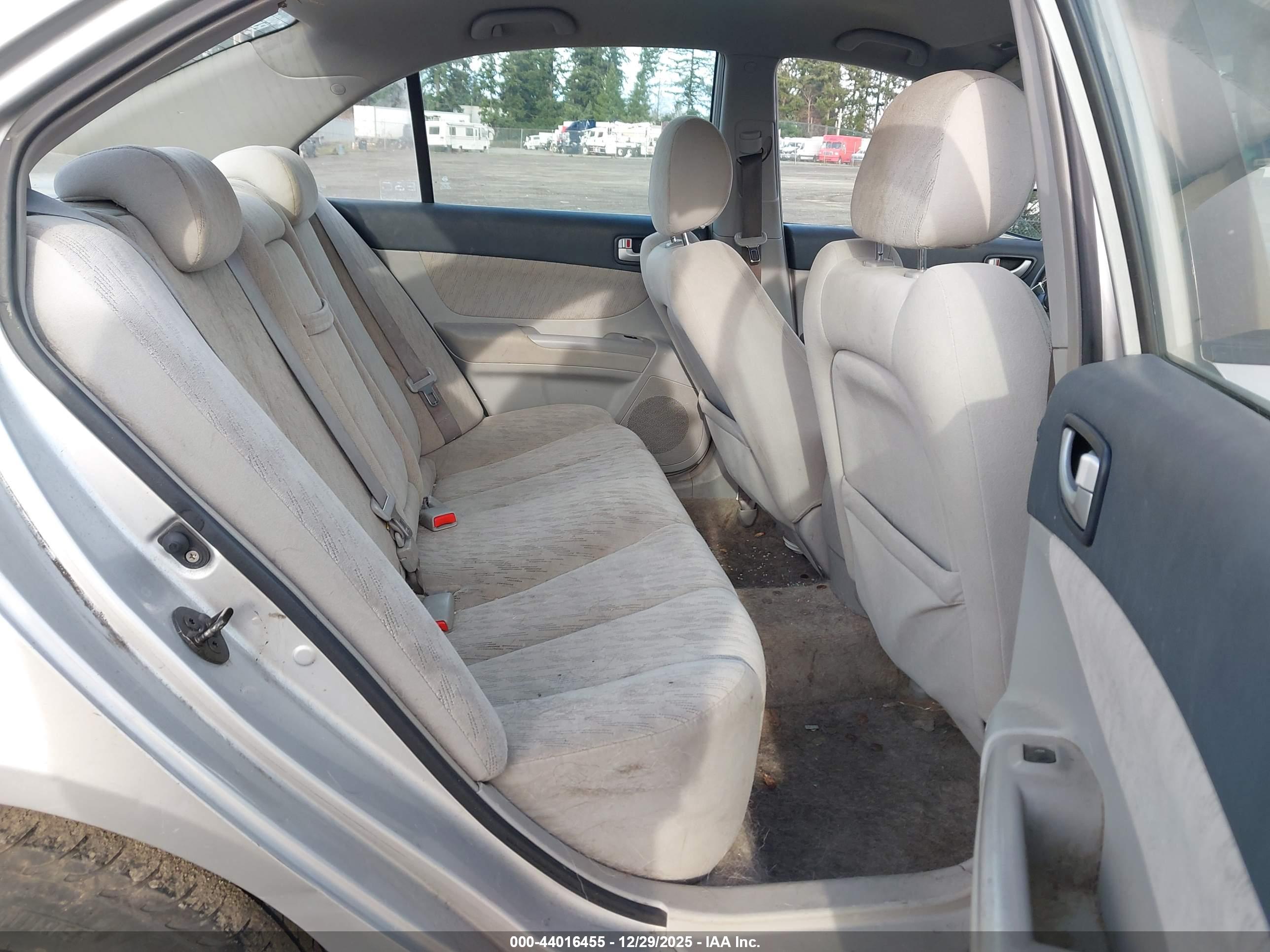 HYUNDAI SONATA image 8