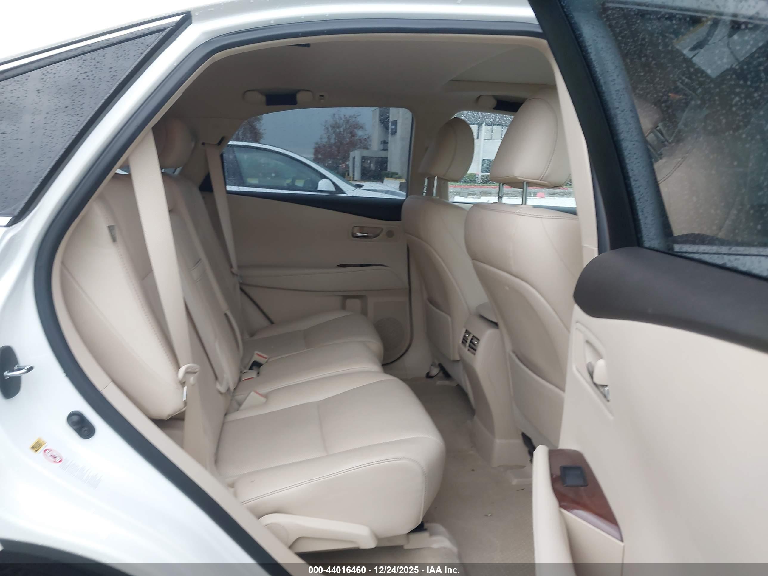 LEXUS RX image 8