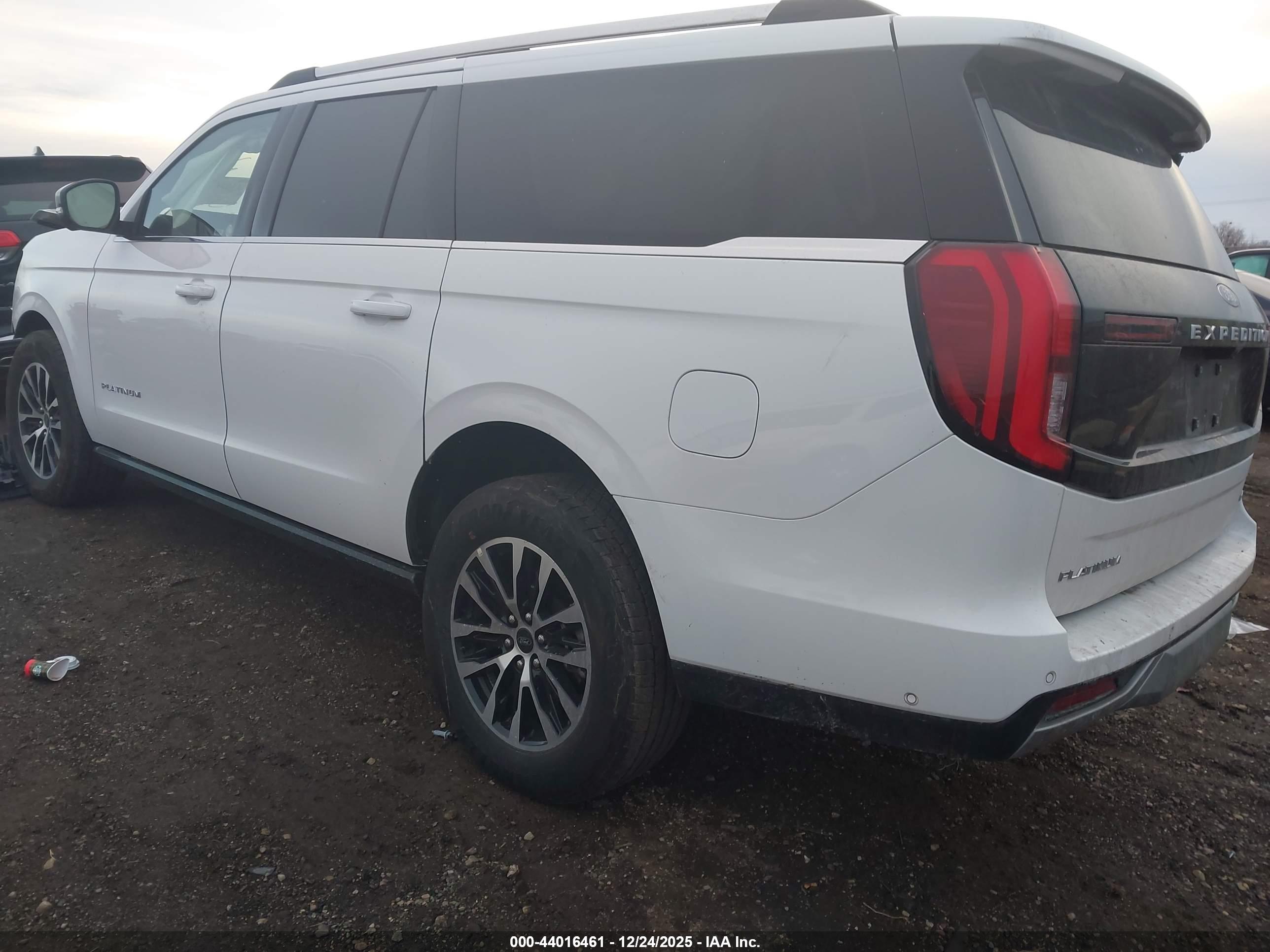 FORD EXPEDITION image 3