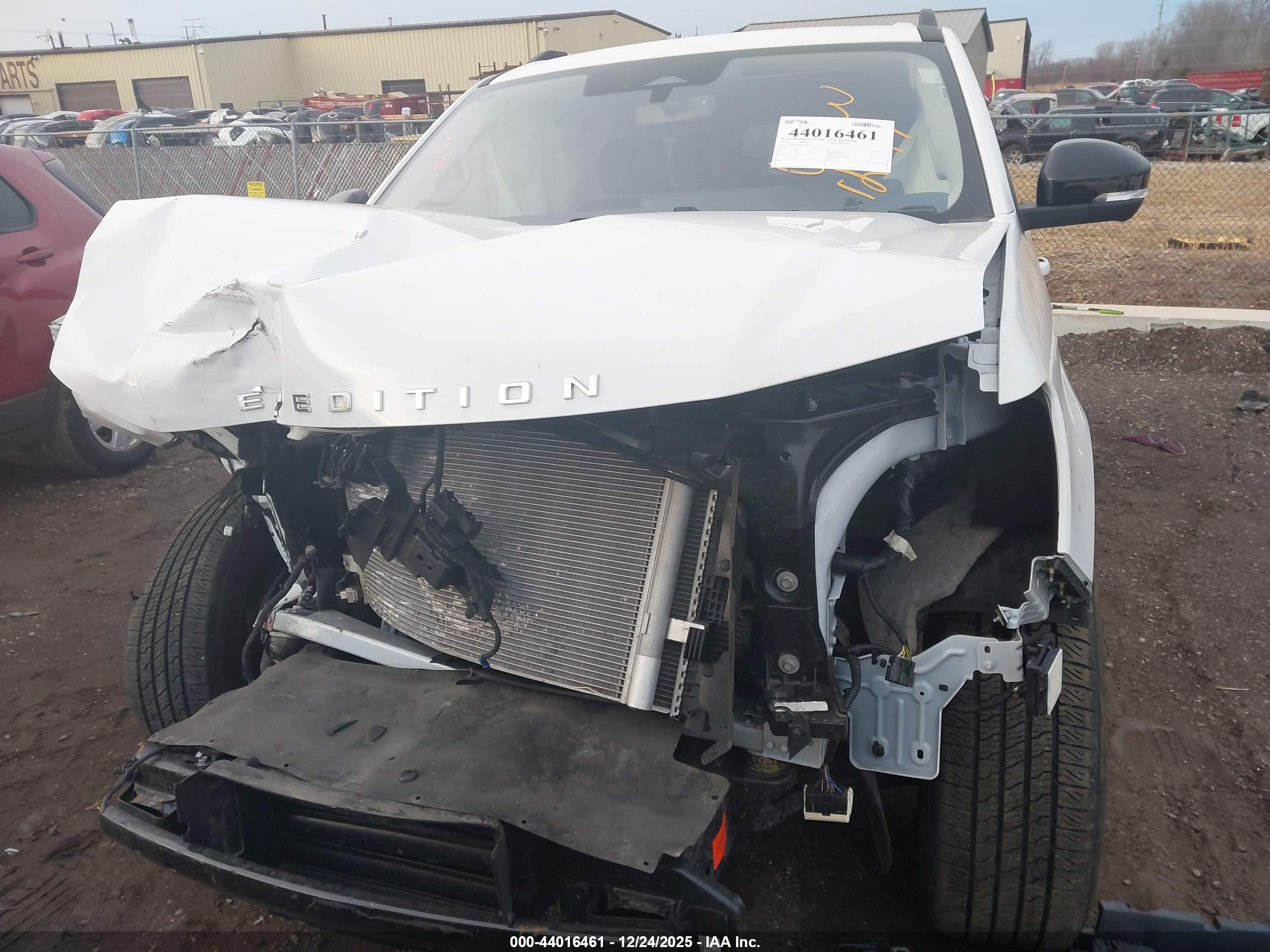 FORD EXPEDITION image 6