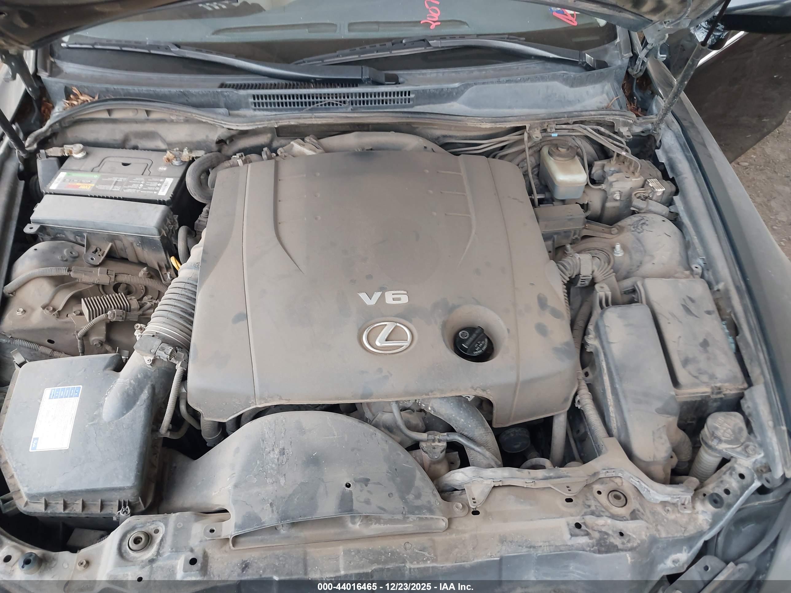 LEXUS IS image 10