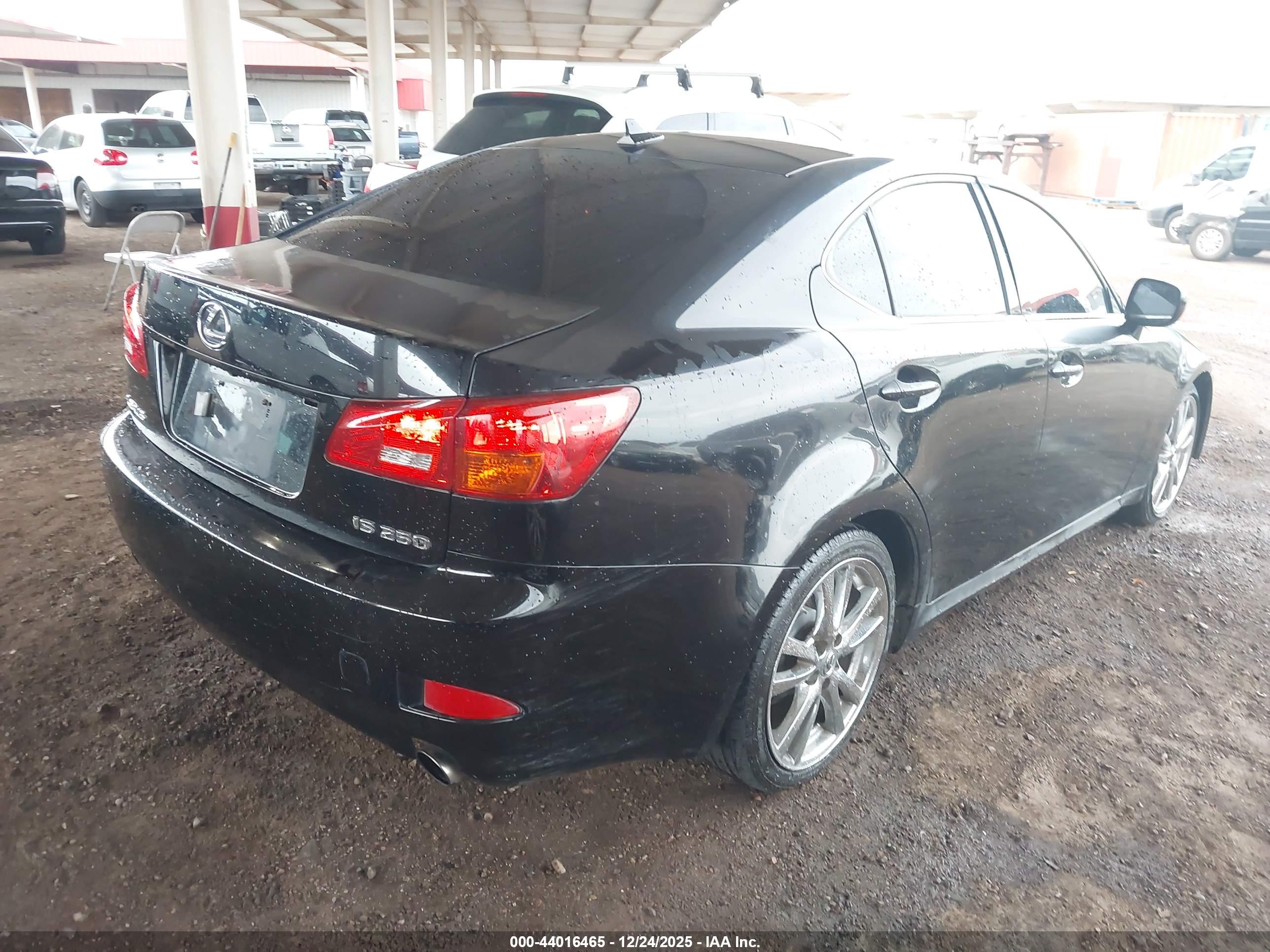 LEXUS IS image 4