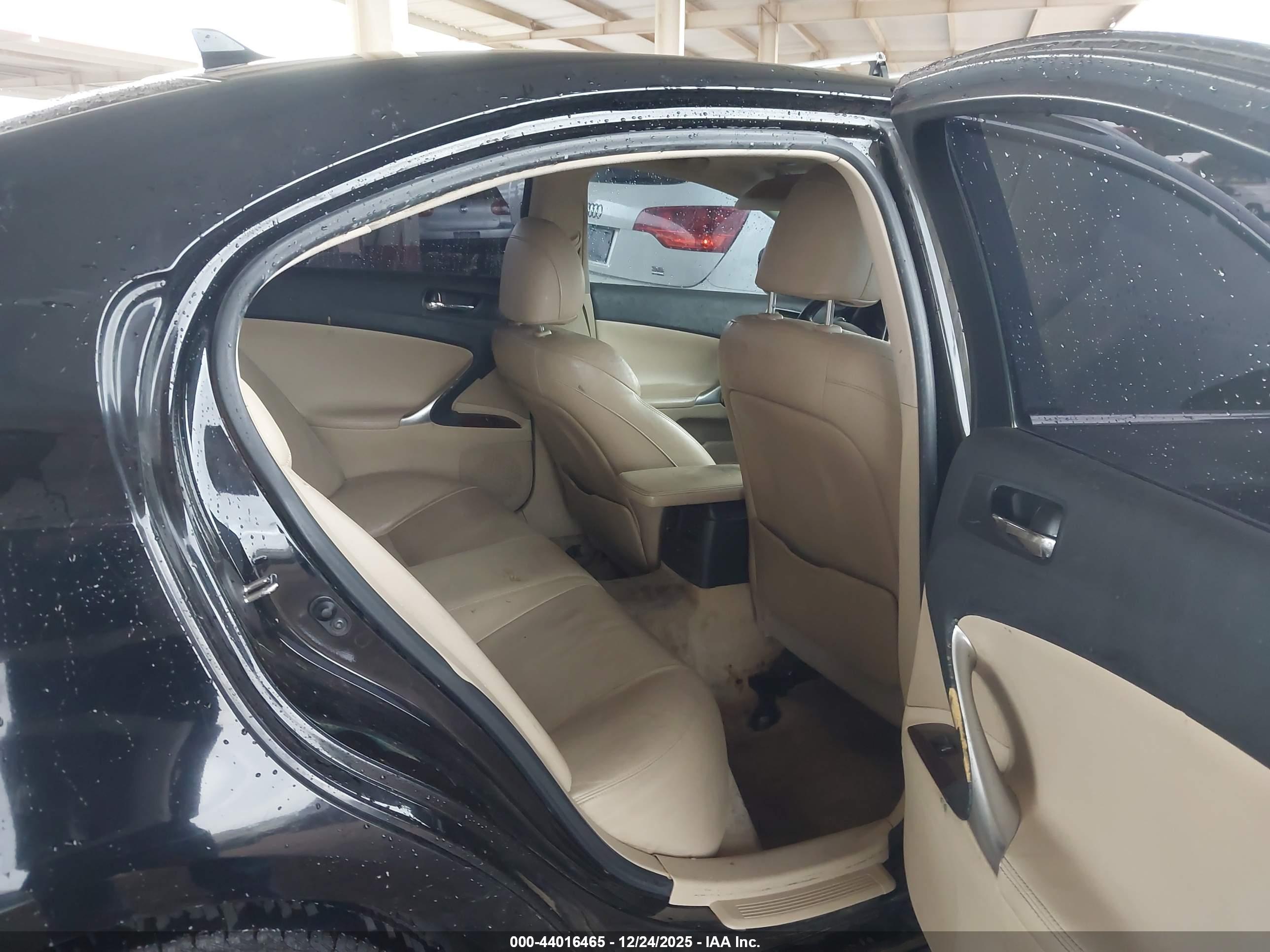 LEXUS IS image 8