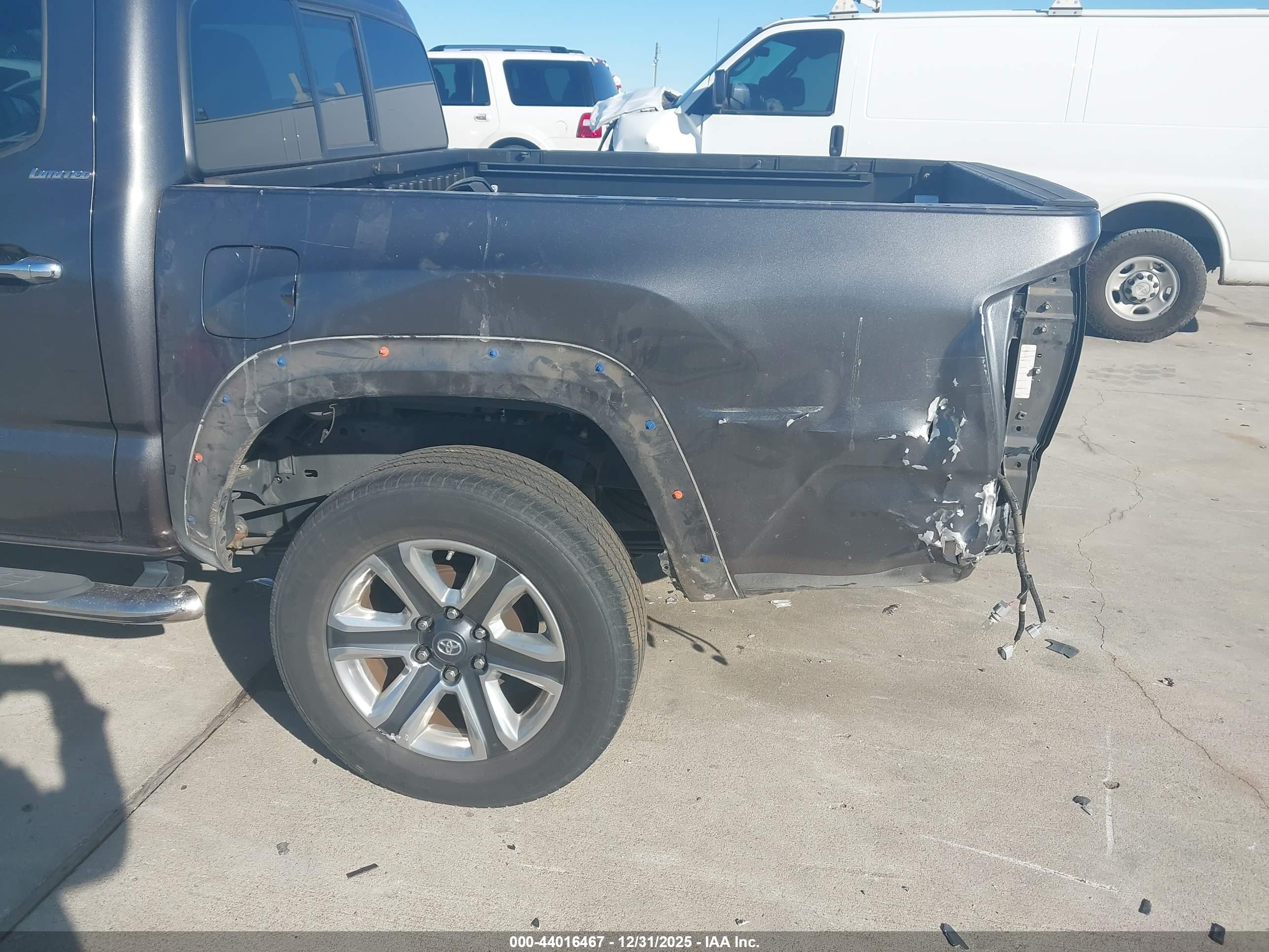TOYOTA TACOMA image 6