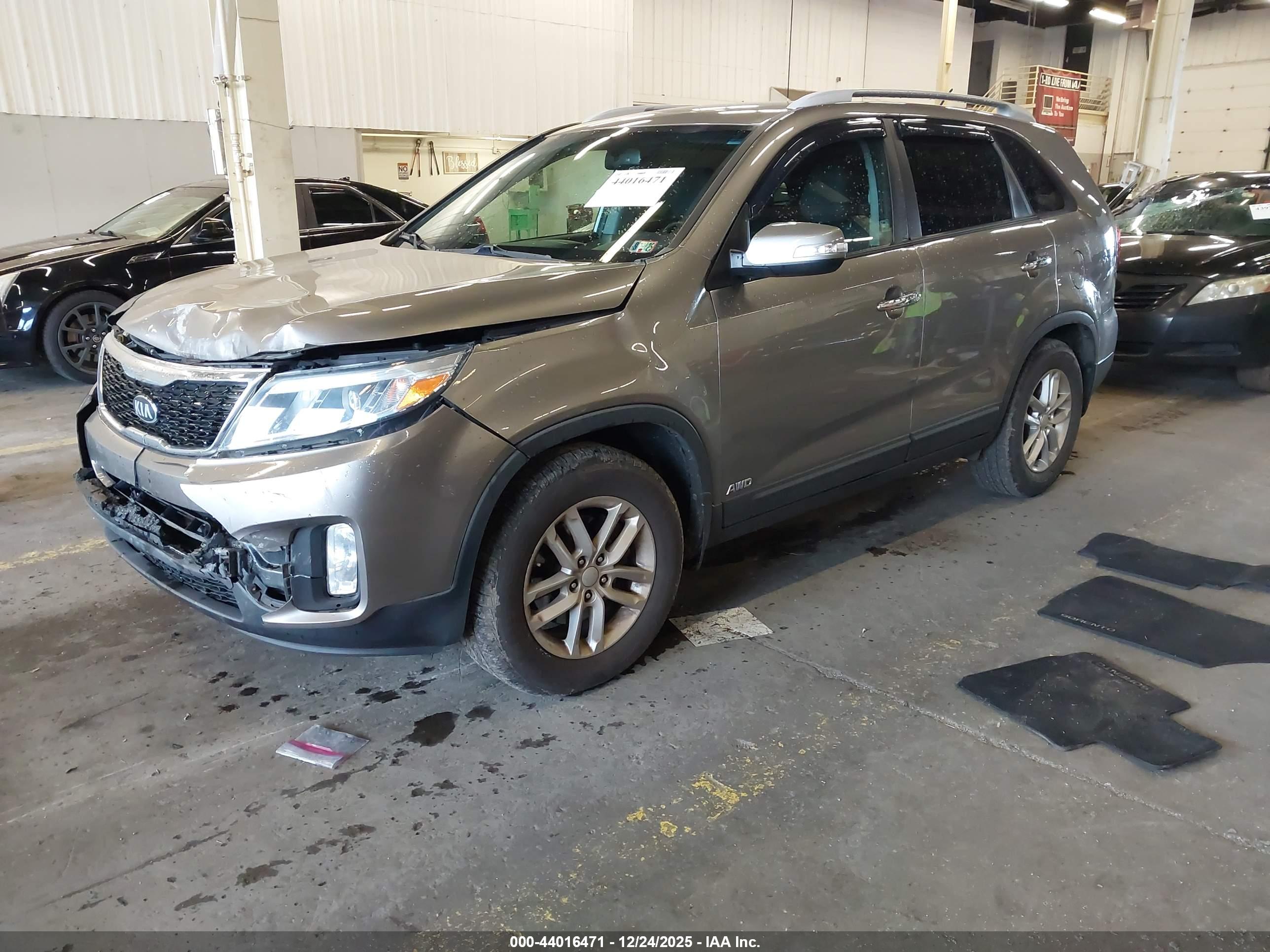 KIA SORENTO image 2