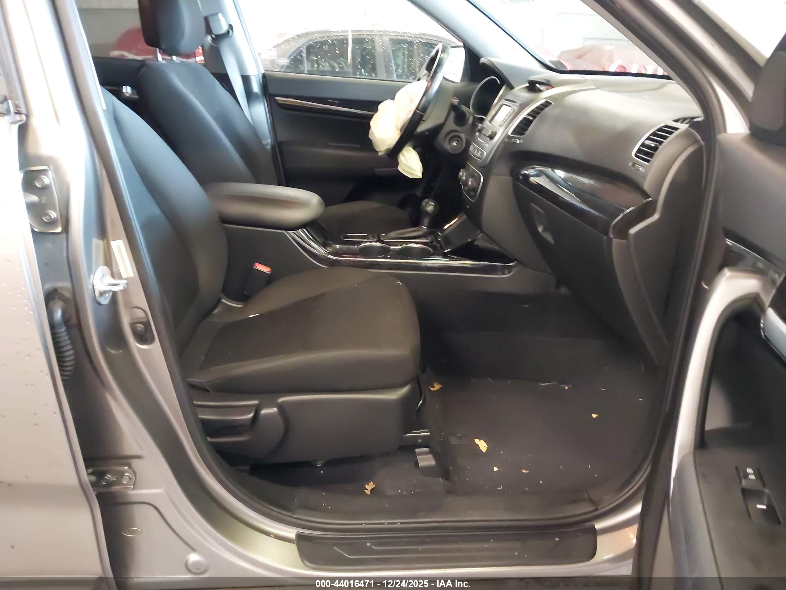 KIA SORENTO image 5