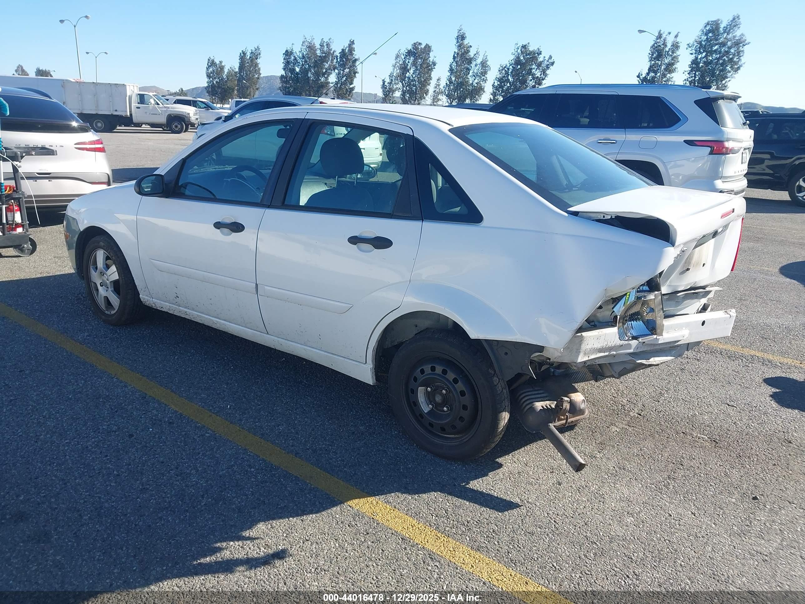 FORD FOCUS image 3