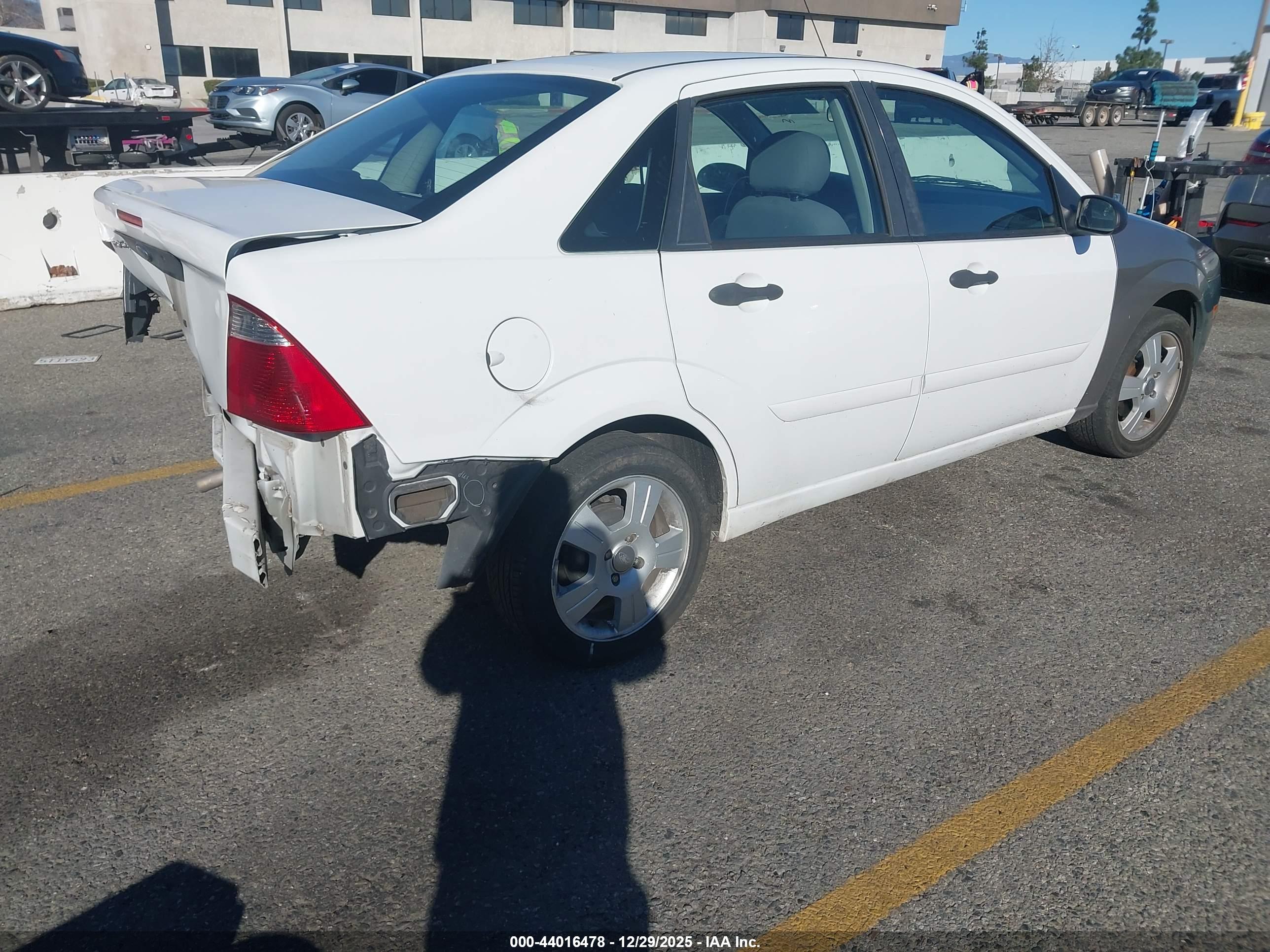 FORD FOCUS image 4