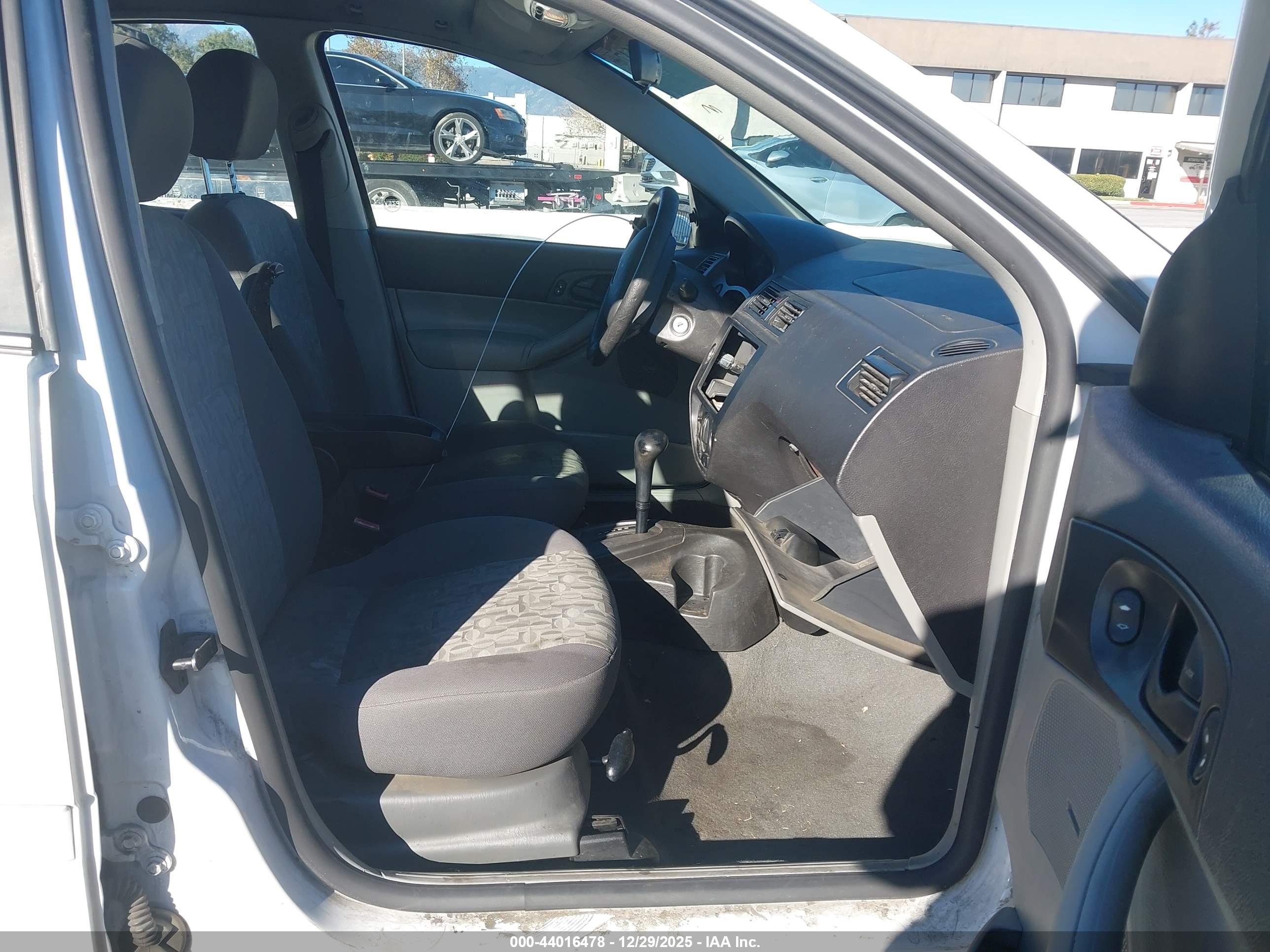 FORD FOCUS image 5