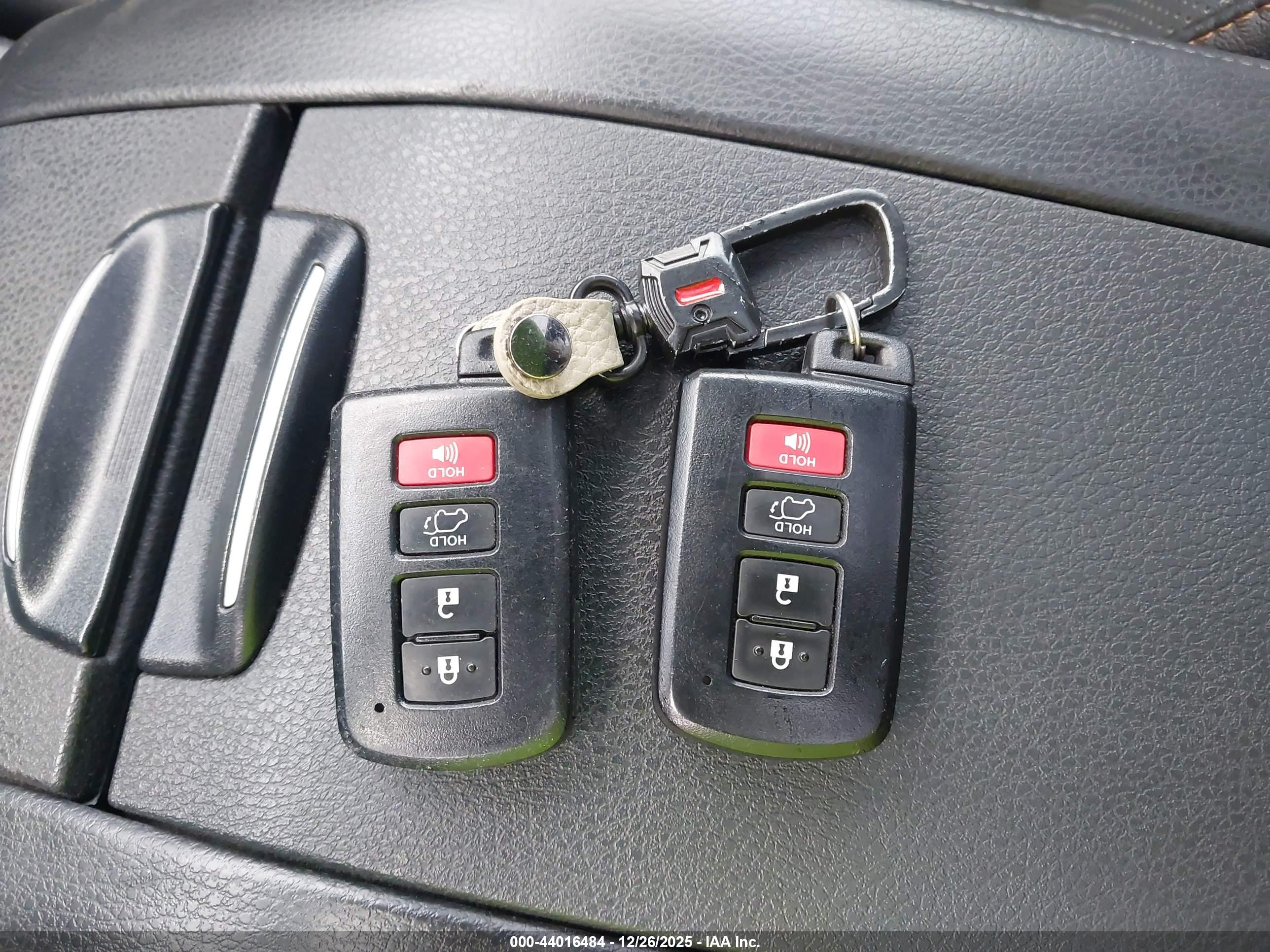 TOYOTA HIGHLANDER image 11
