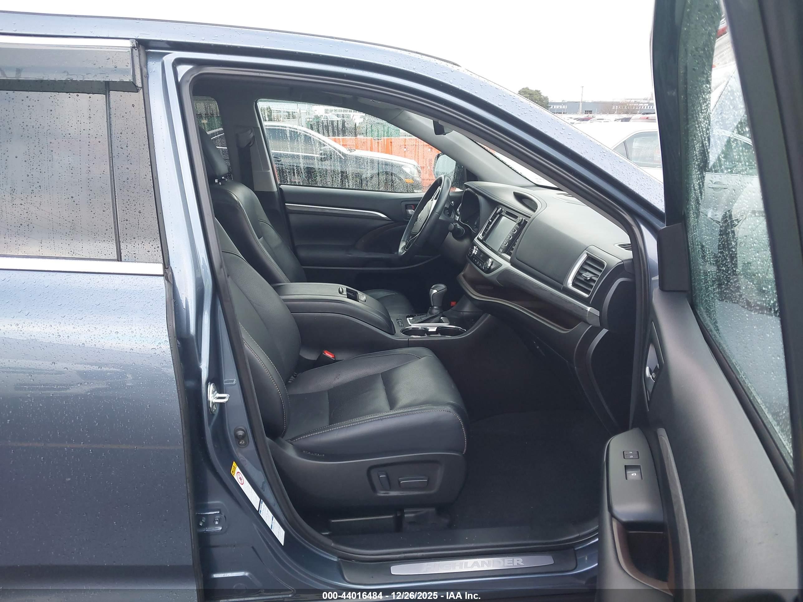 TOYOTA HIGHLANDER image 5