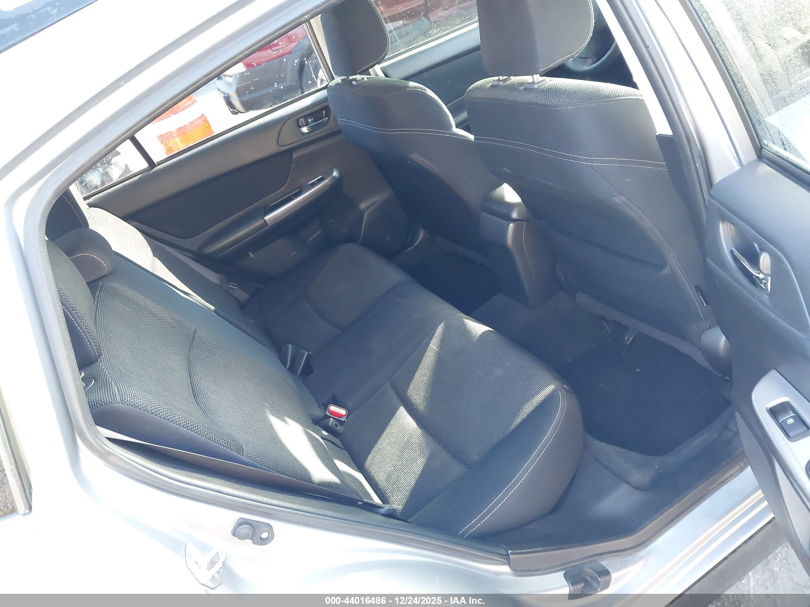 SUBARU XV image 8