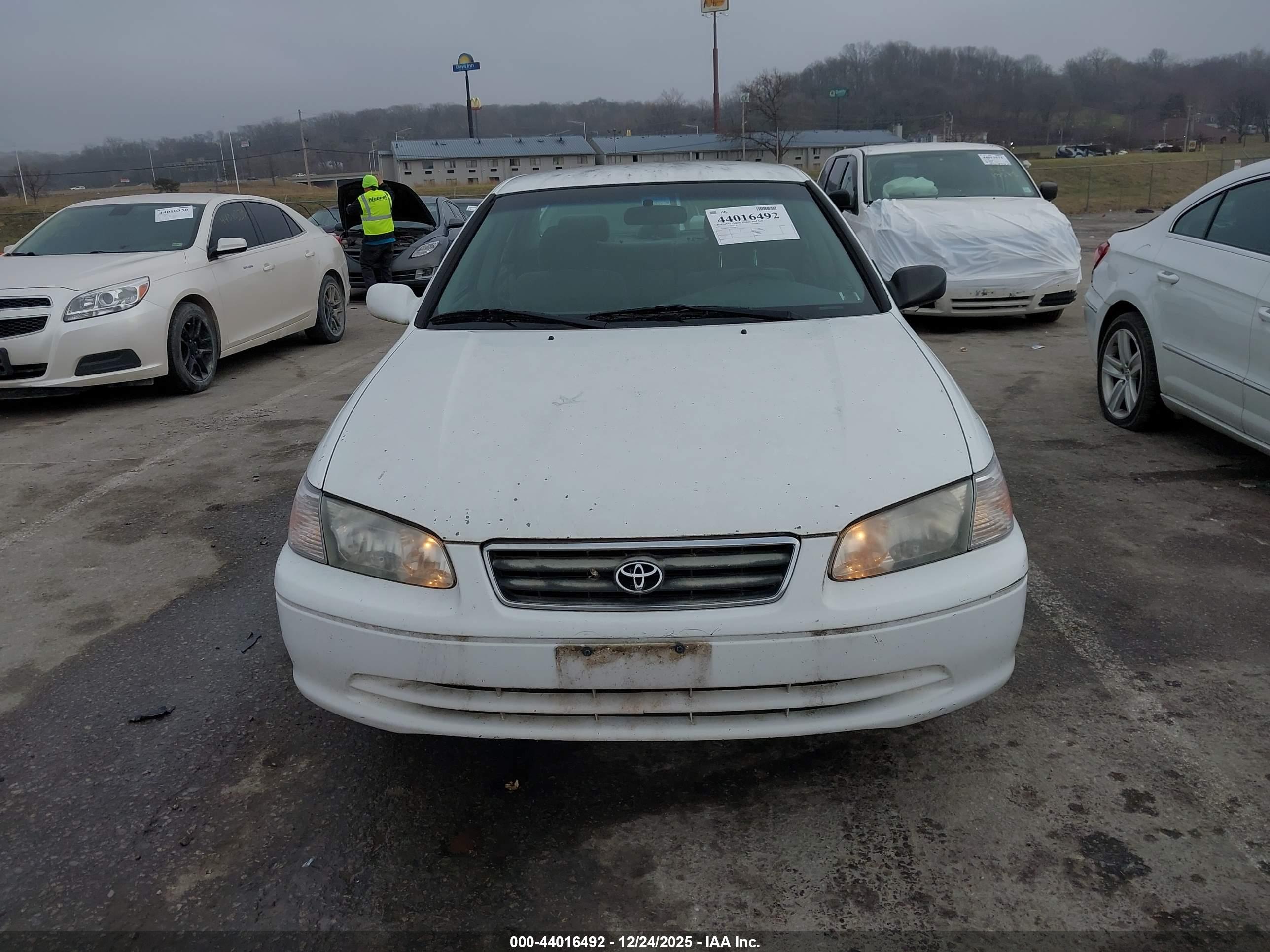 TOYOTA CAMRY image 6
