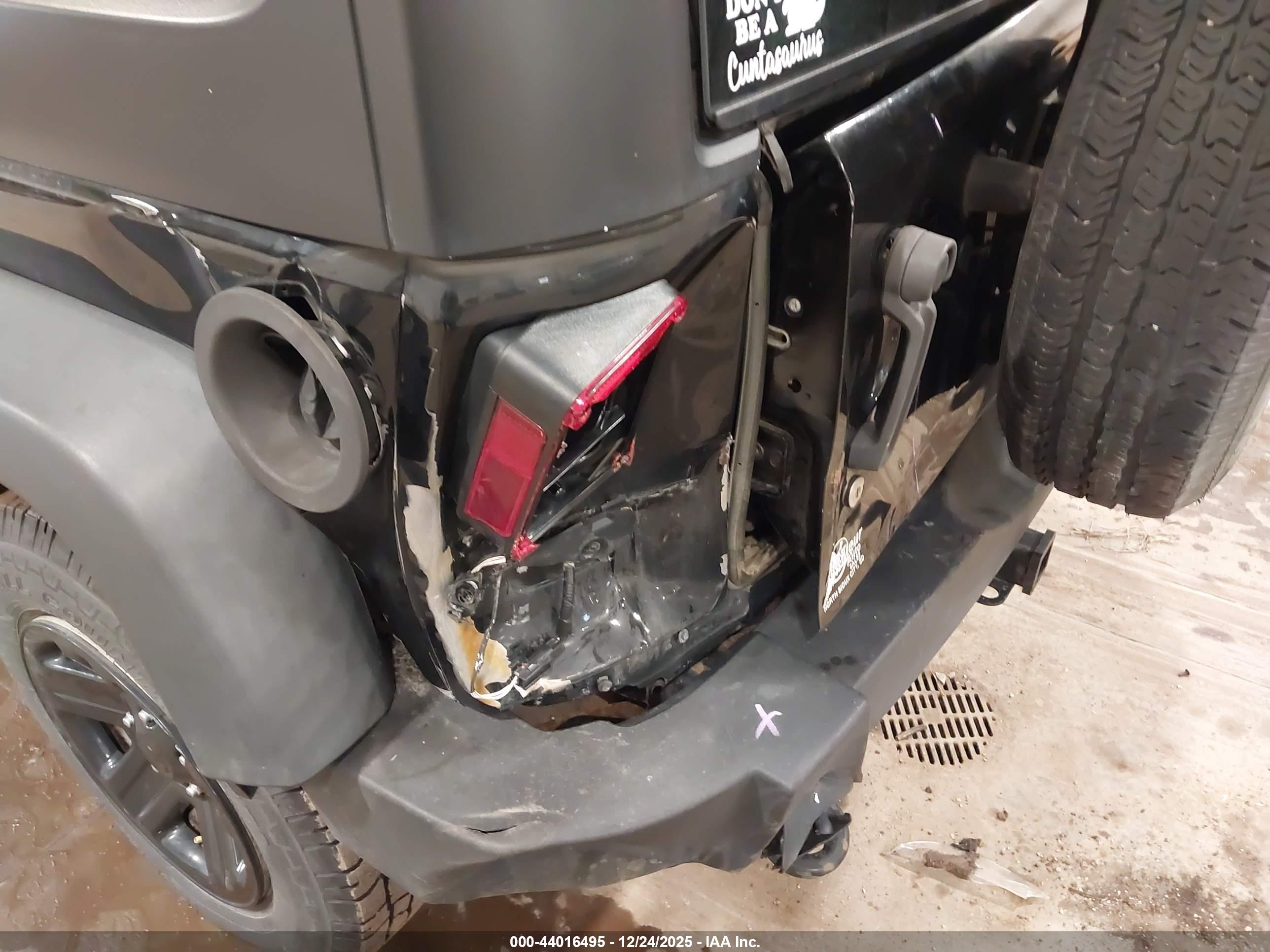JEEP WRANGLER image 6