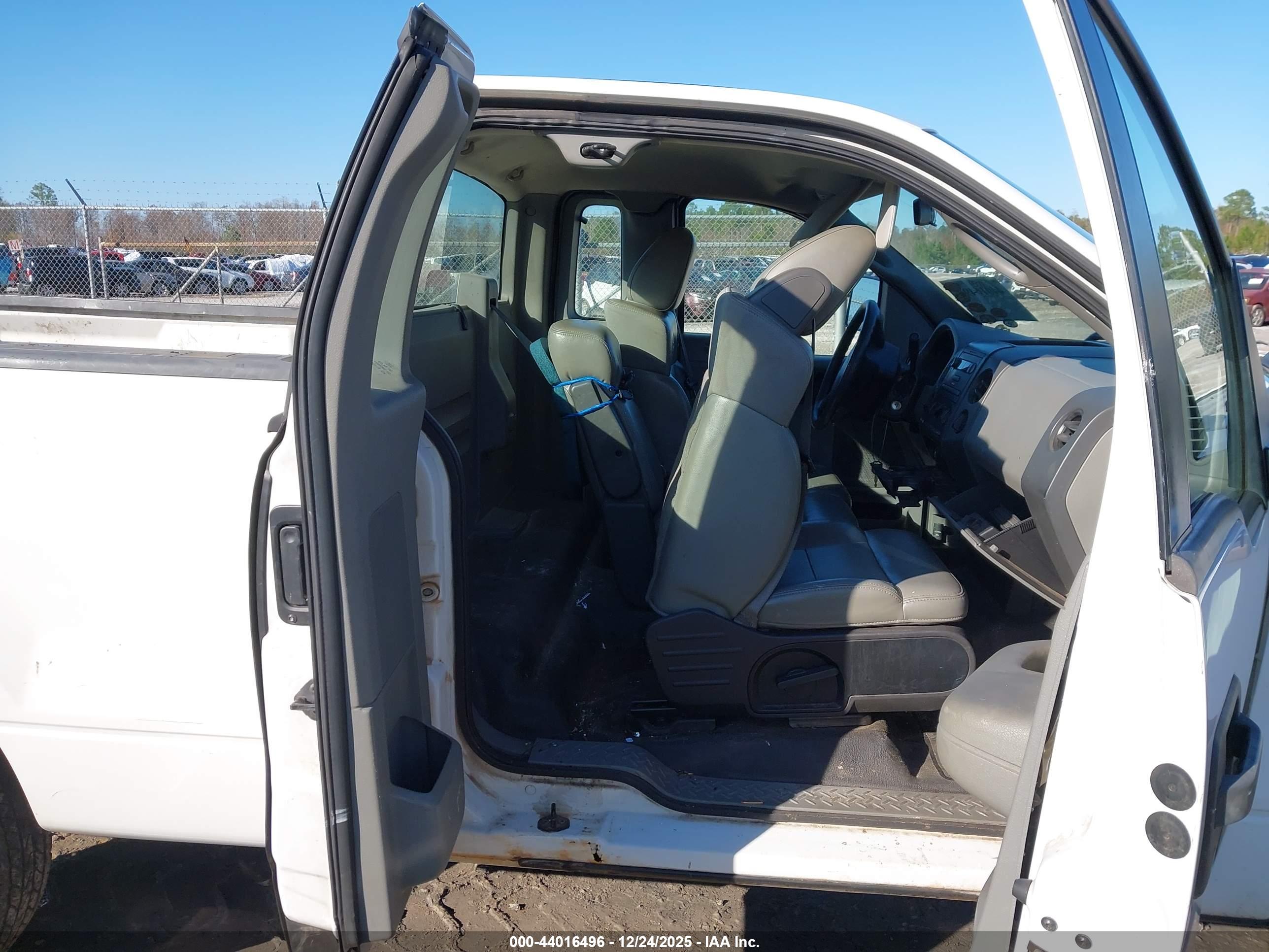 FORD F-150 image 8