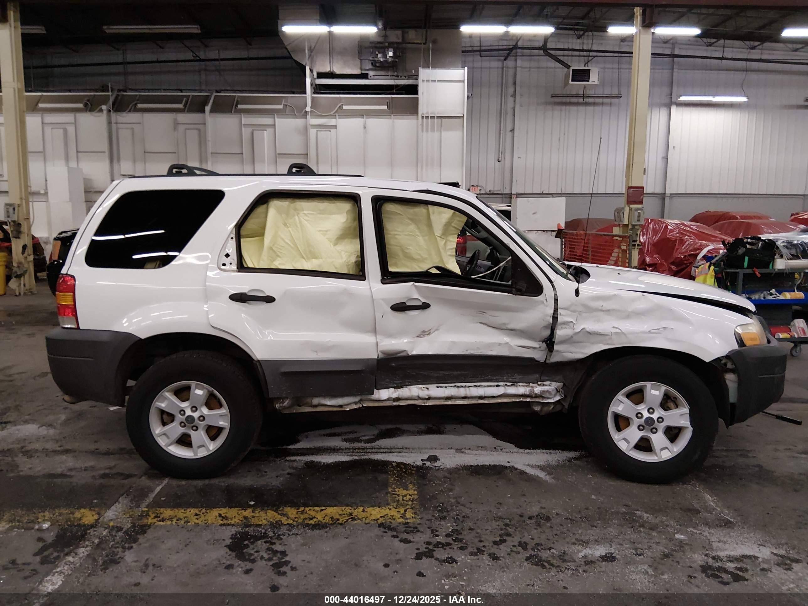 FORD ESCAPE image 6