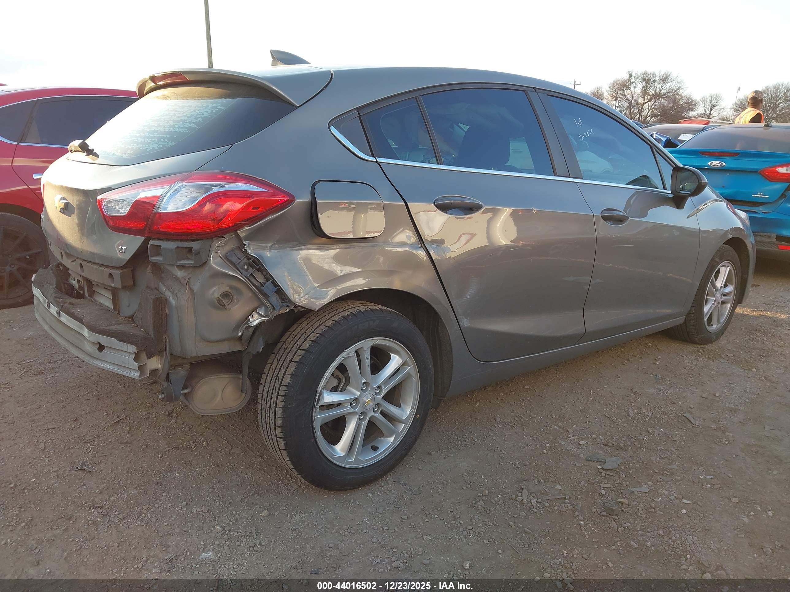 CHEVROLET CRUZE image 4