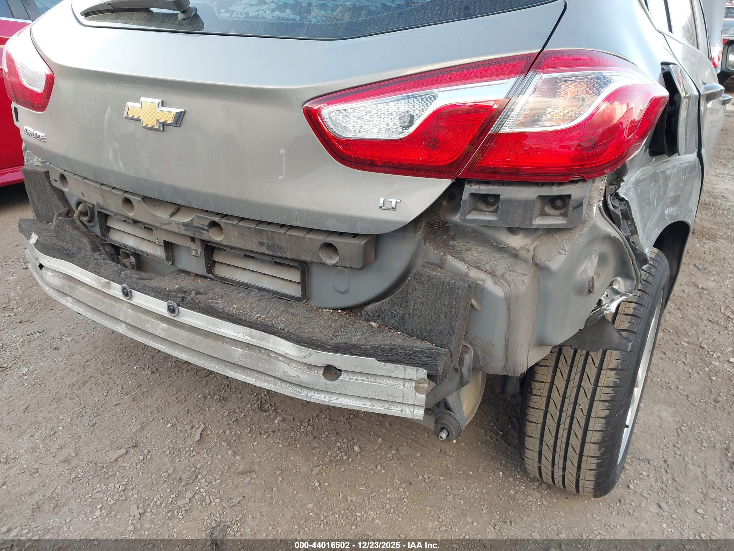 CHEVROLET CRUZE image 6