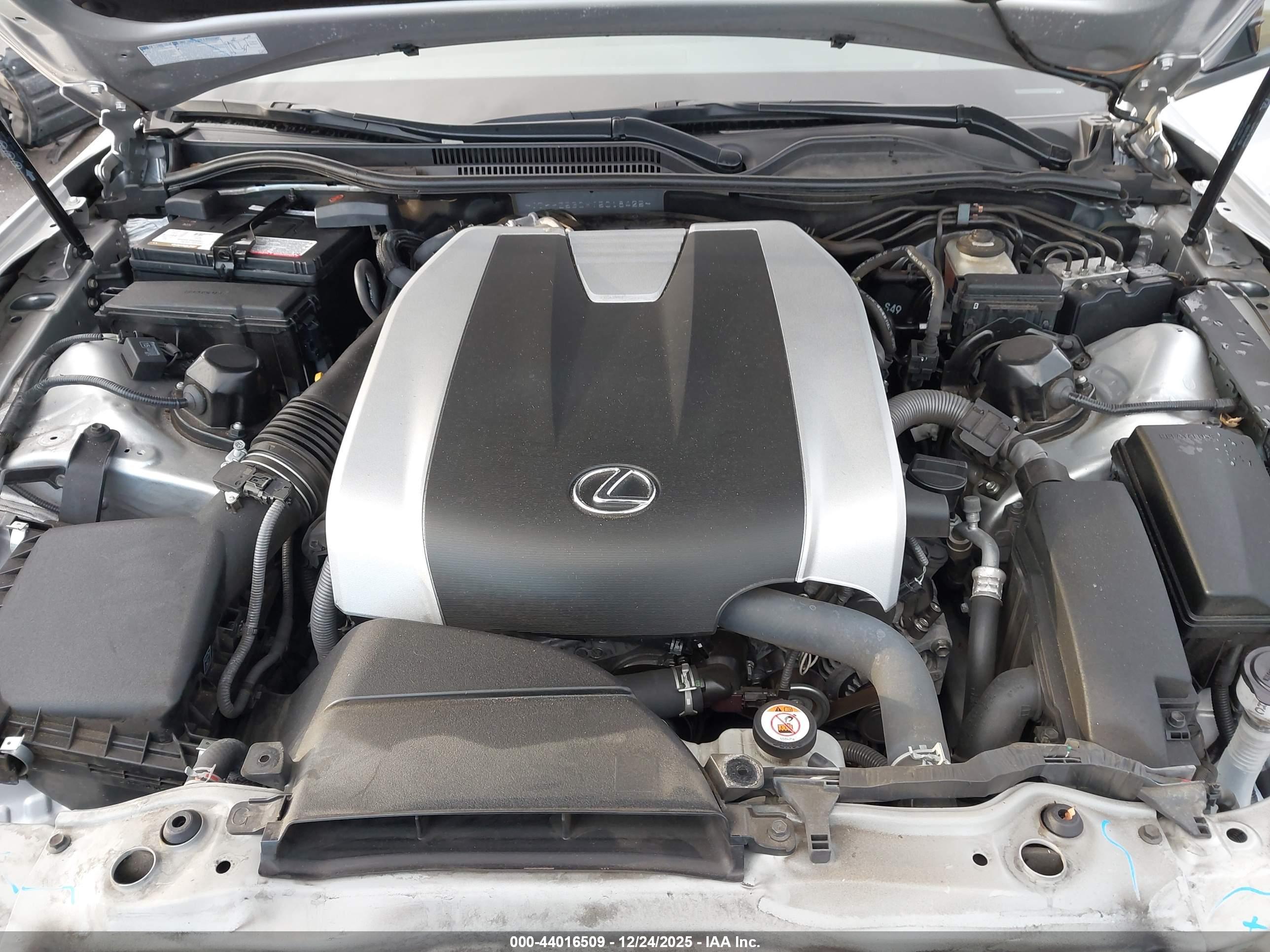 LEXUS RC image 10