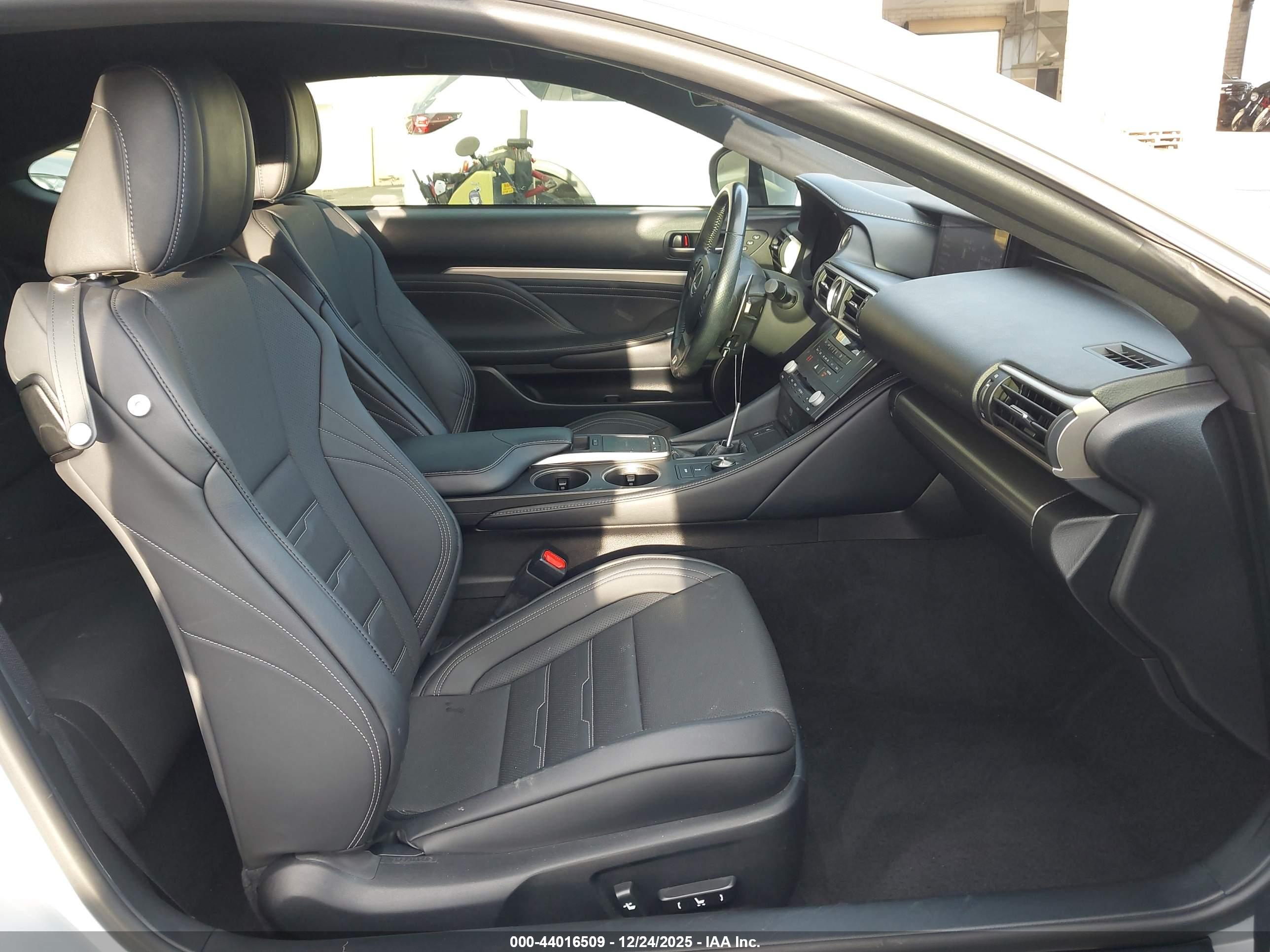 LEXUS RC image 5