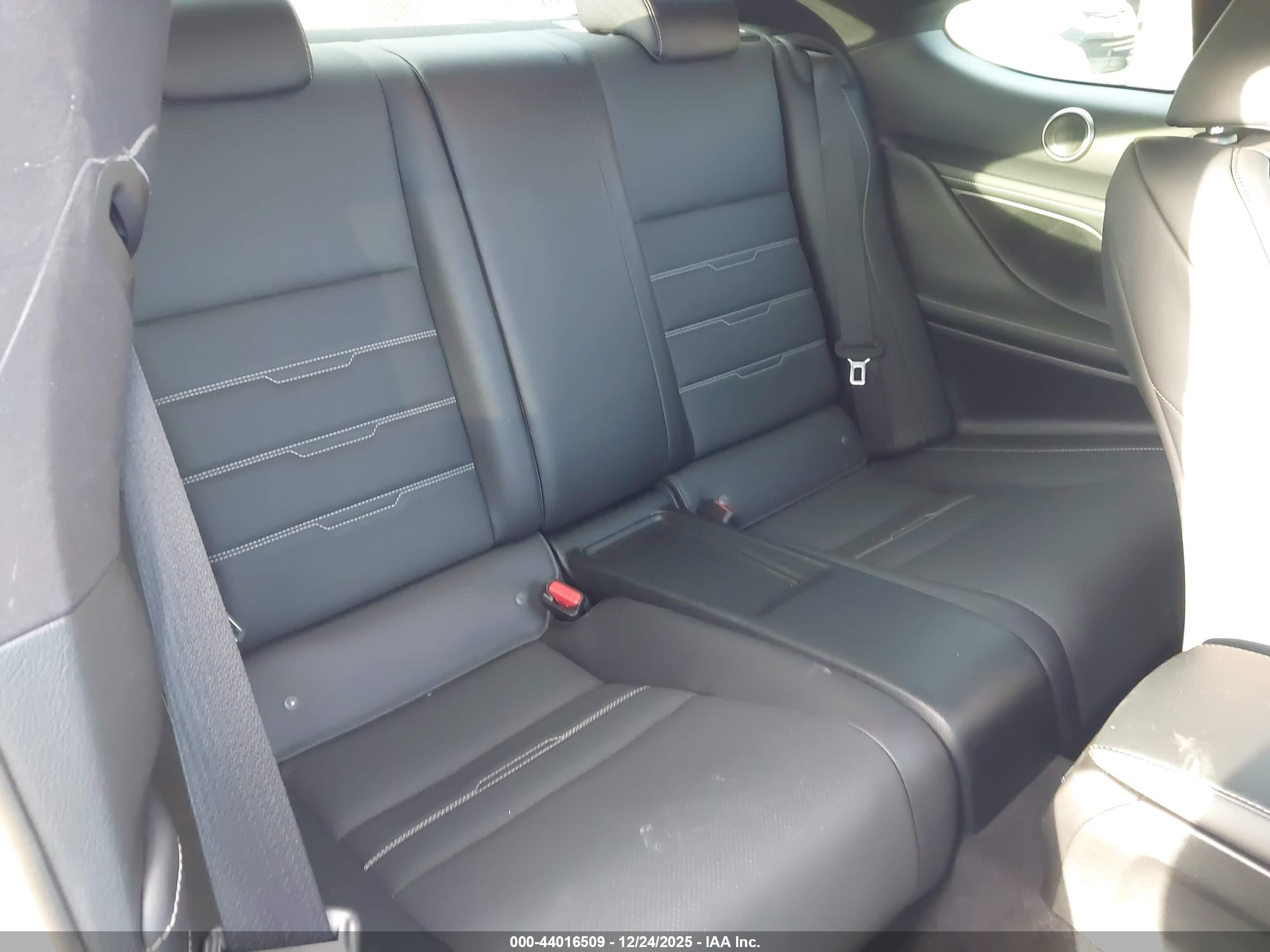 LEXUS RC image 8