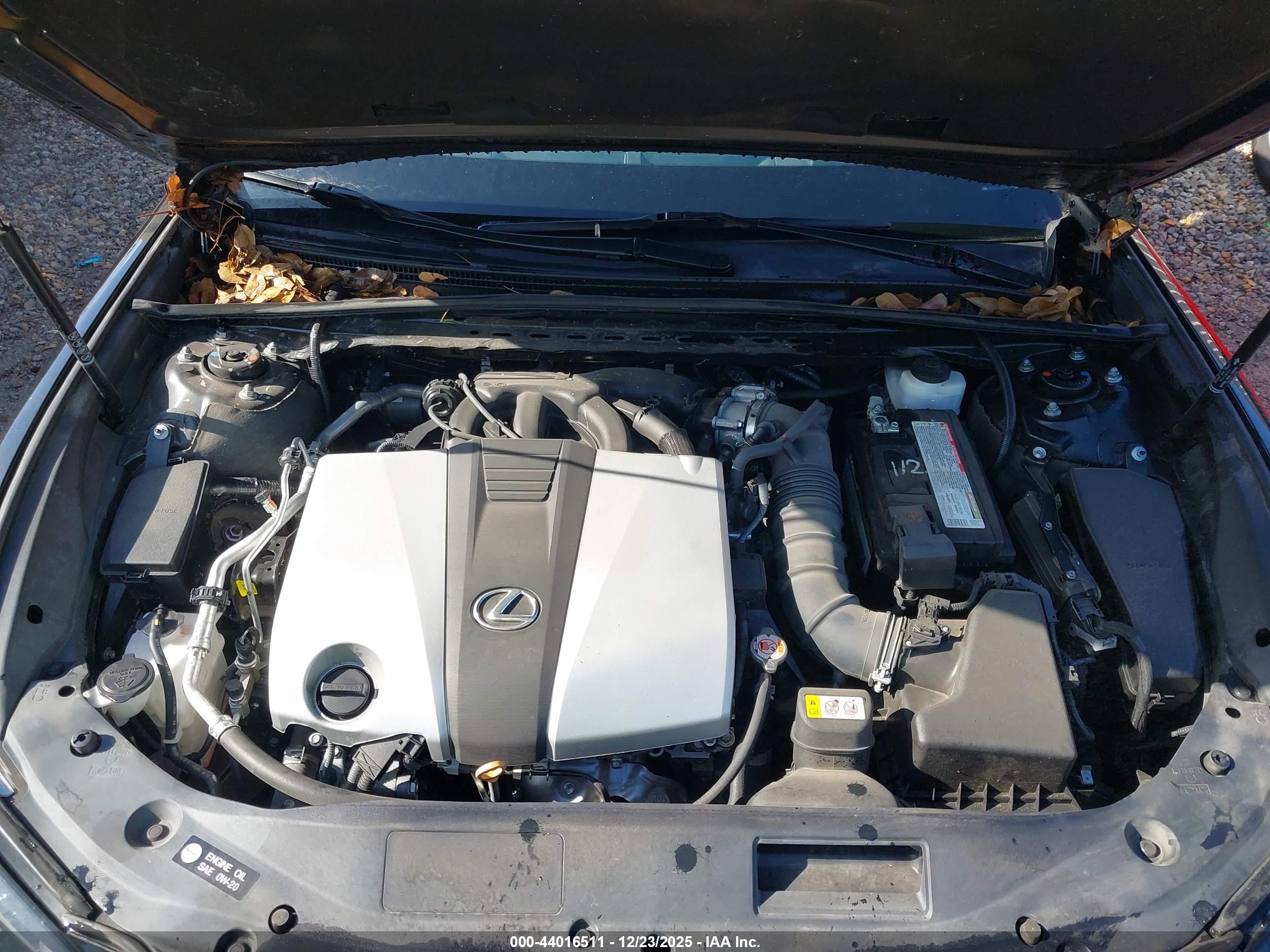 LEXUS ES image 10