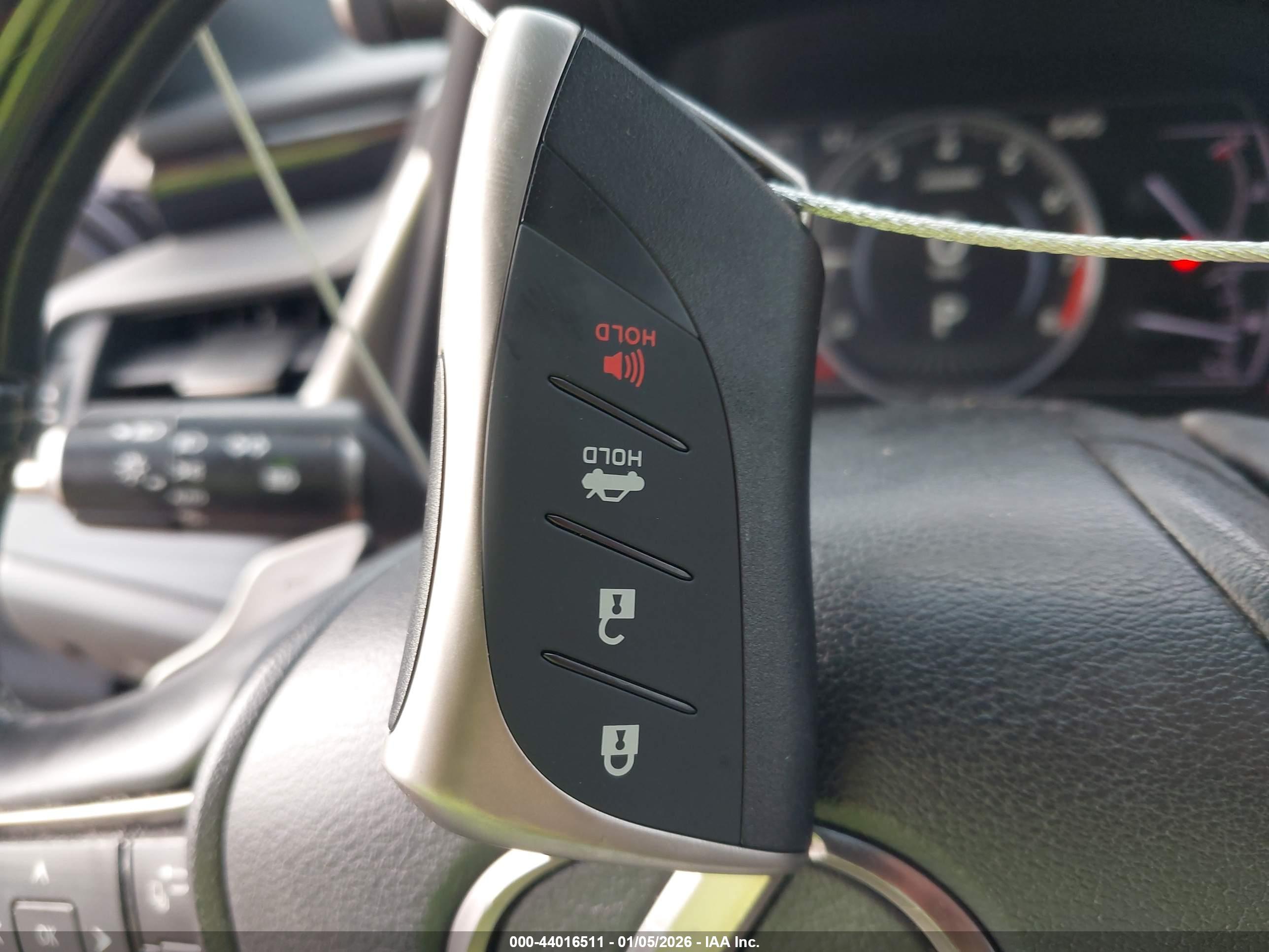 LEXUS ES image 11
