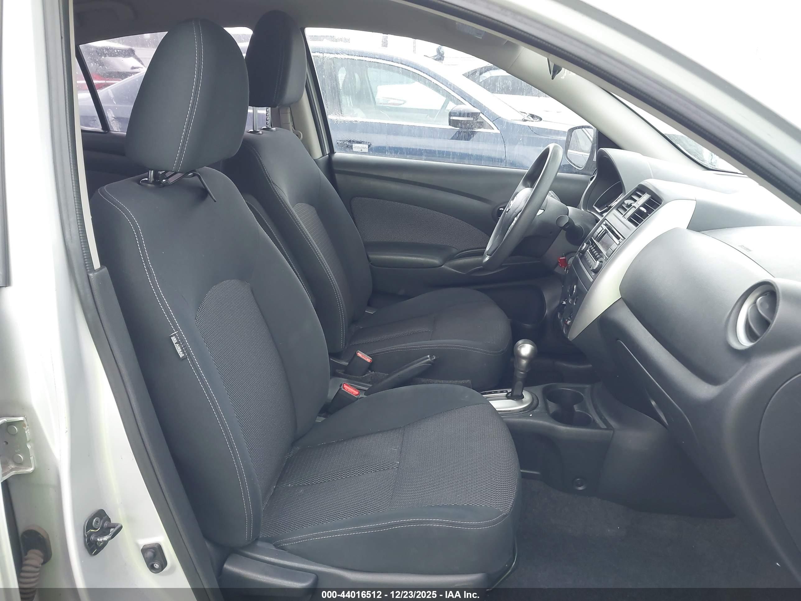 NISSAN VERSA image 5