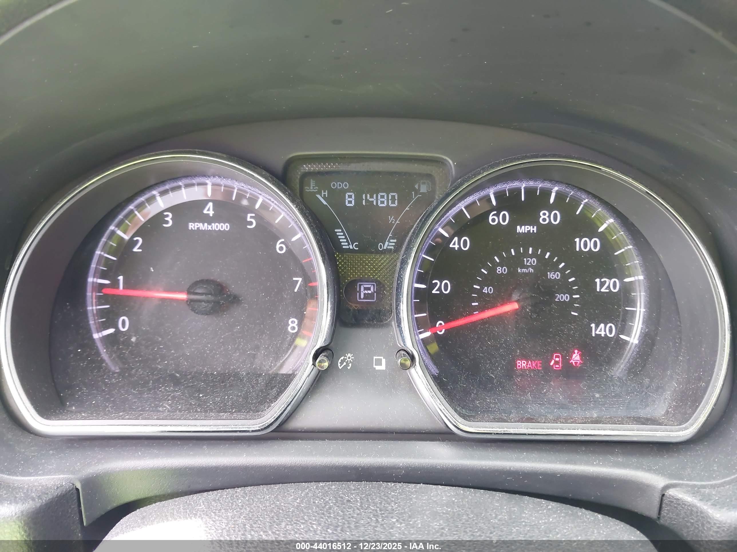 NISSAN VERSA image 7