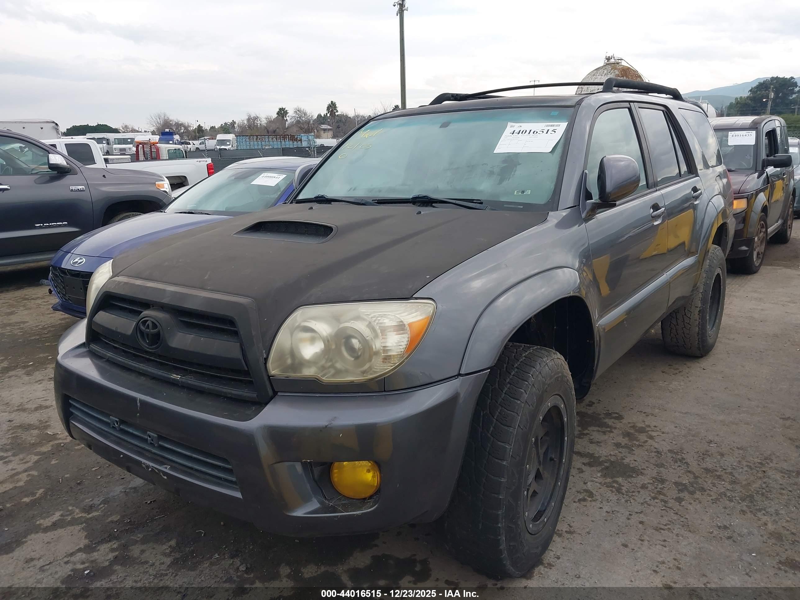 TOYOTA 4RUNNER image 6