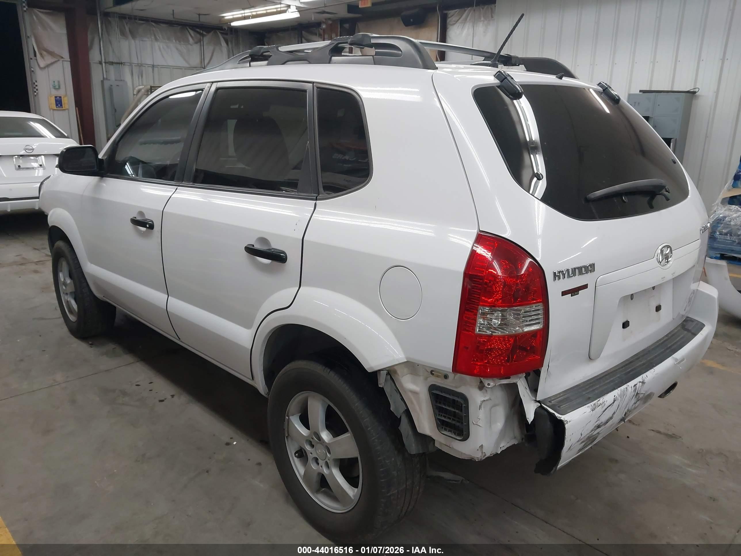 HYUNDAI TUCSON image 3