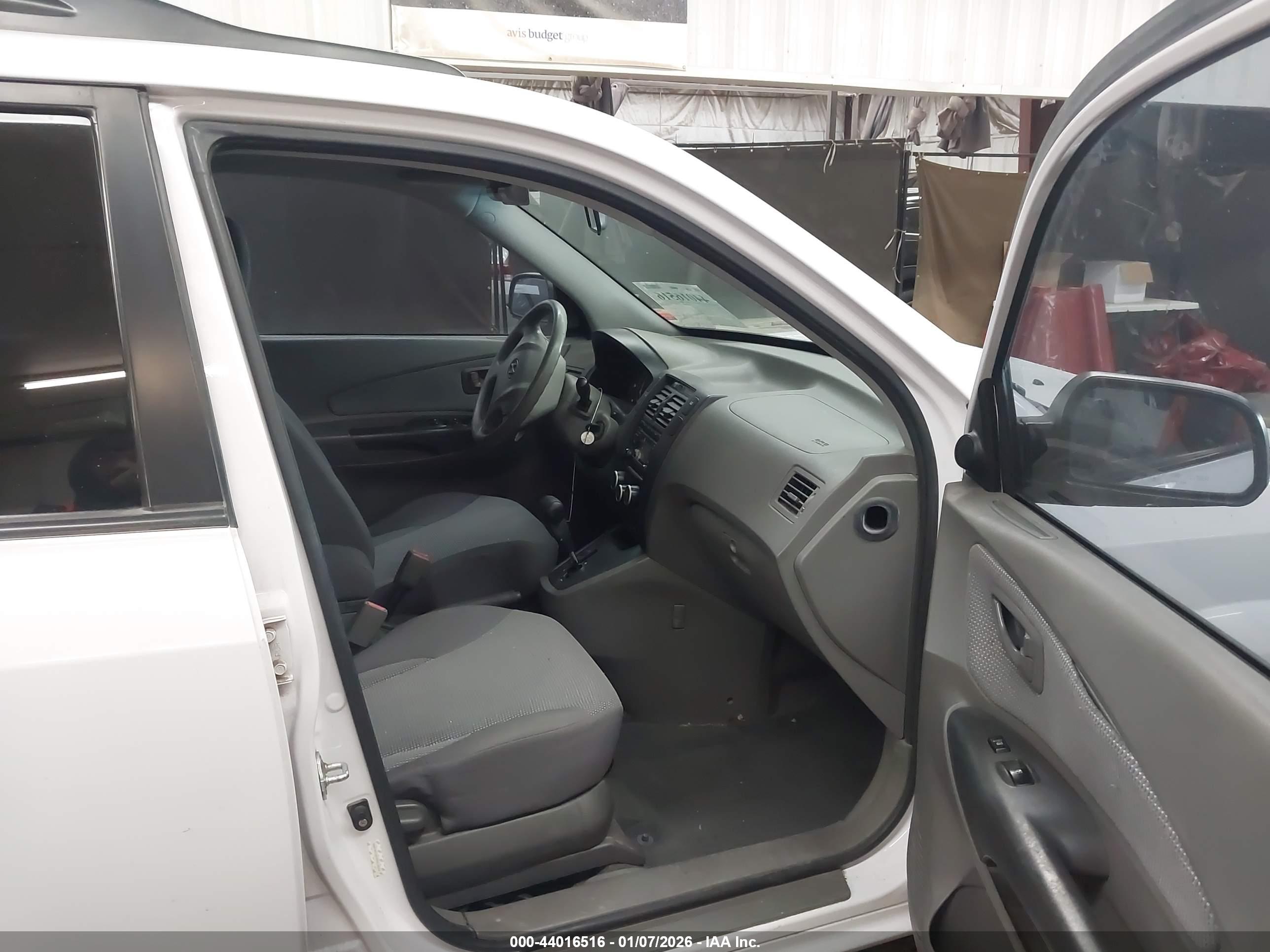 HYUNDAI TUCSON image 5