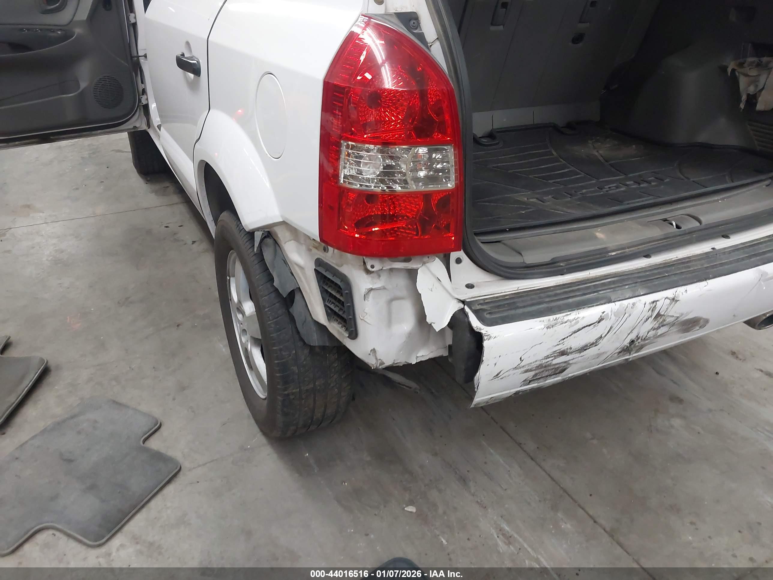 HYUNDAI TUCSON image 6
