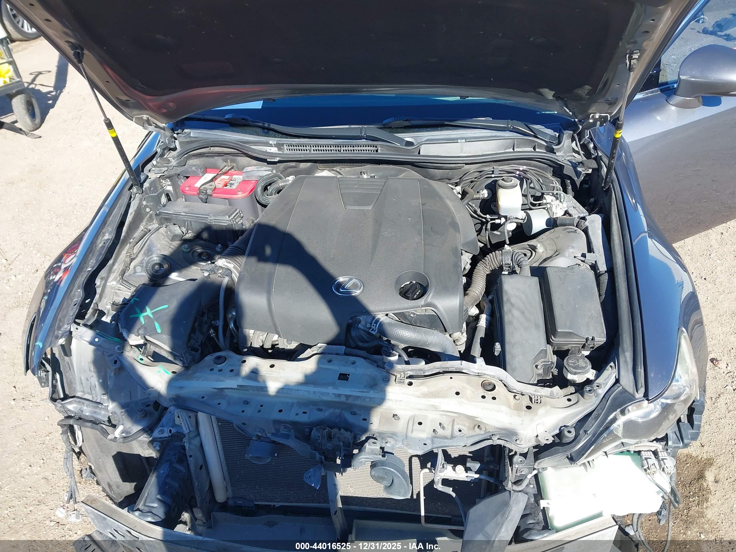 LEXUS IS image 10