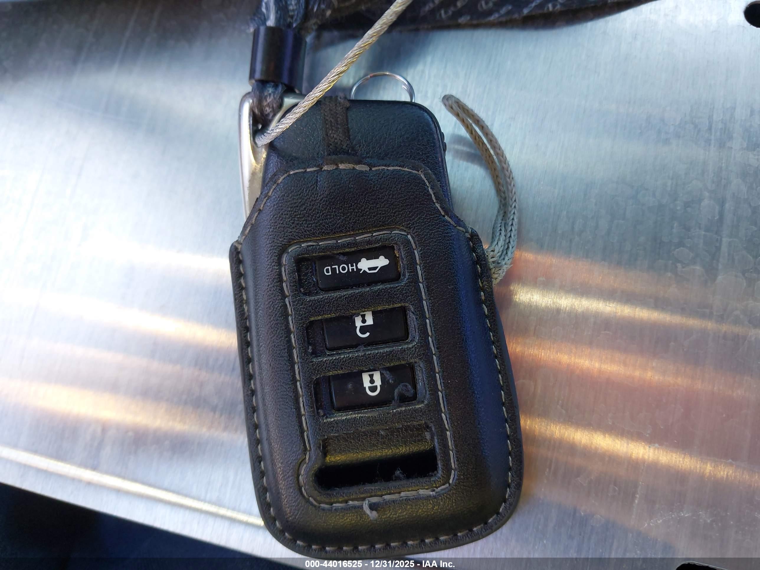 LEXUS IS image 11