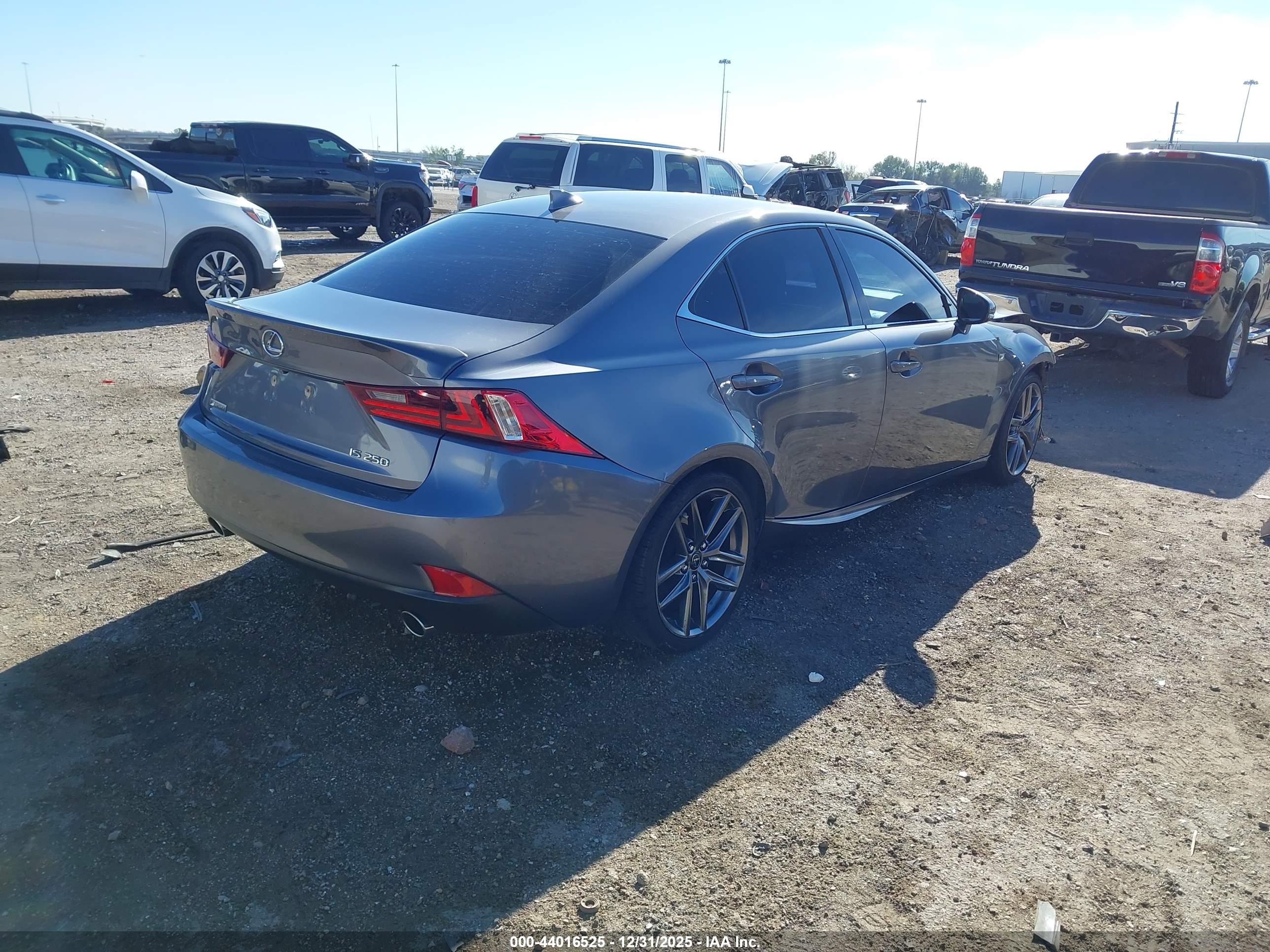 LEXUS IS image 4