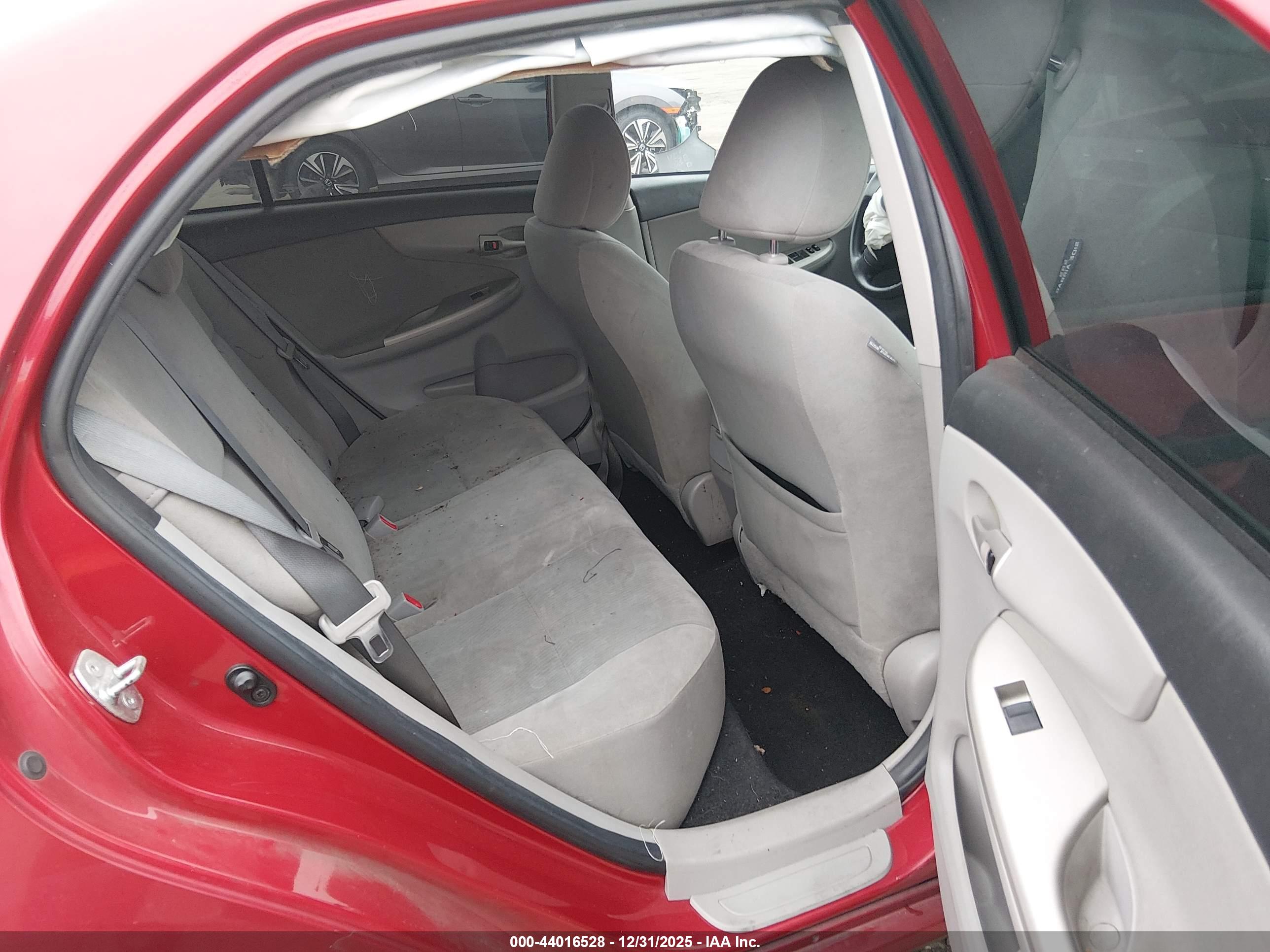 TOYOTA COROLLA image 8