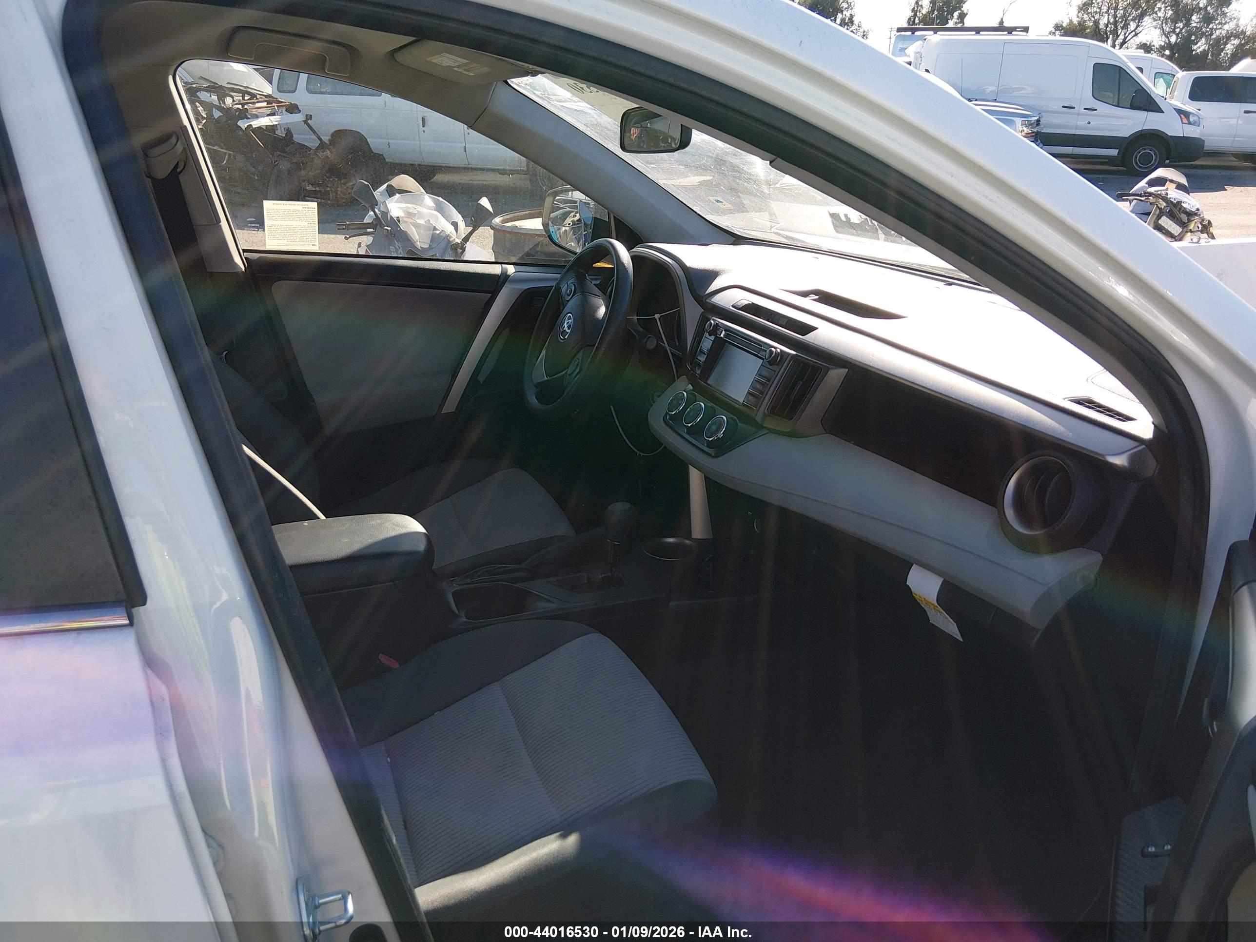 TOYOTA RAV4 image 5