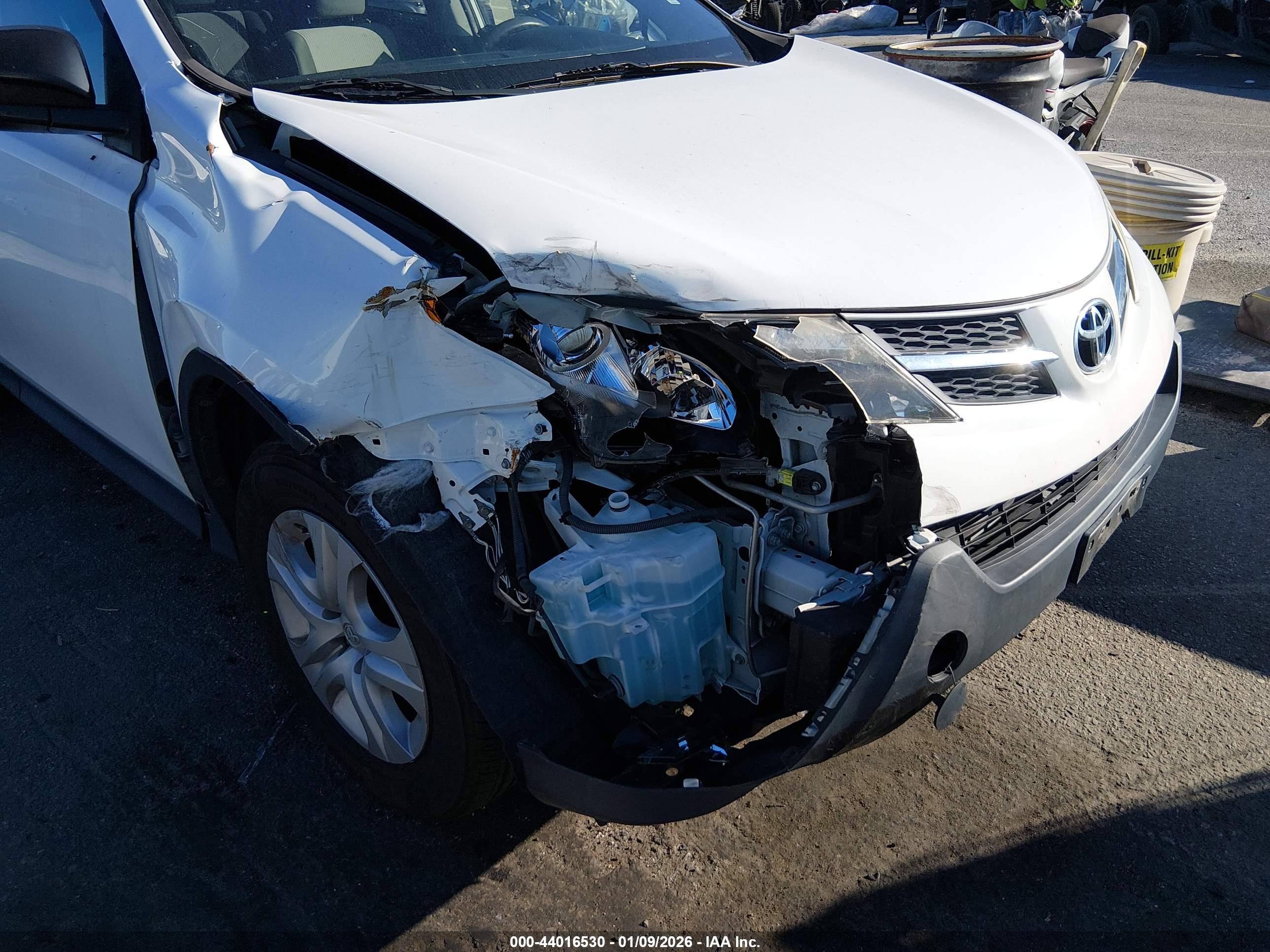 TOYOTA RAV4 image 6